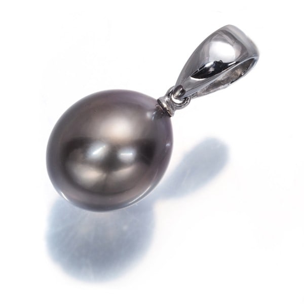 Black pearl solitaire pendant black gold 585 10.3mm white 14k south sea: Black pearl solitaire pendant black gold 585 10.3mm white 14k south sea Black gold 14k white south sea pearl pendant with a sleek black pearl solitaire design, set in high-quality white gold. The 10.3