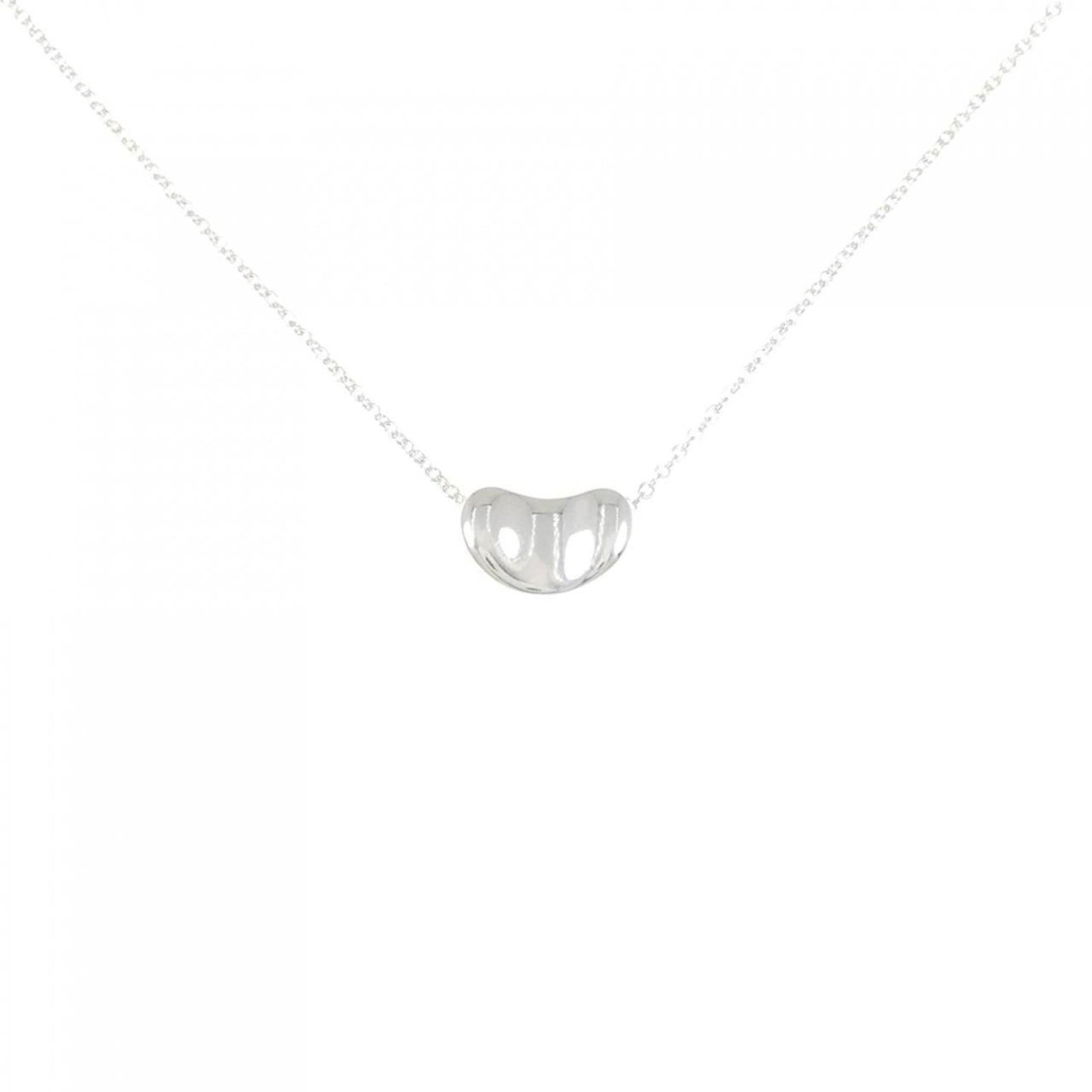 Tiffany Beans Necklace: Tiffany Beans Necklace Silver 925 Tiffany Beans Necklace with a pendant size of 7.2mm x 11.1mm, set against a silver necklace with a circumference of 45 cm / 17.71''. This used item bears a signature 