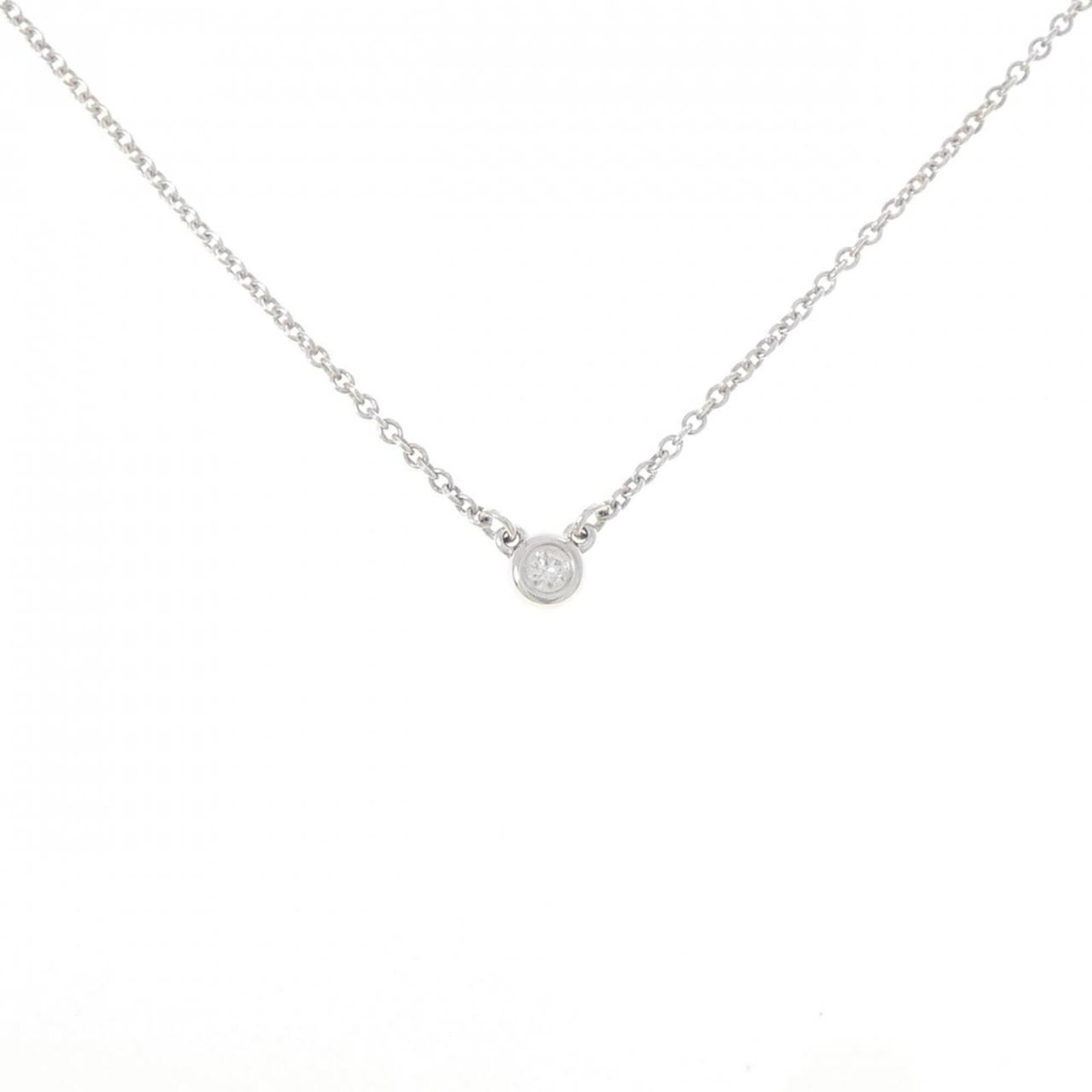 Tiffany Necklace by the yard: Tiffany Necklace by the yard Tiffany Necklace by the yard features a beautiful diamond pendant set in sterling silver, with a classic design and elegant charm. The necklace boasts a 41 cm circumferenc