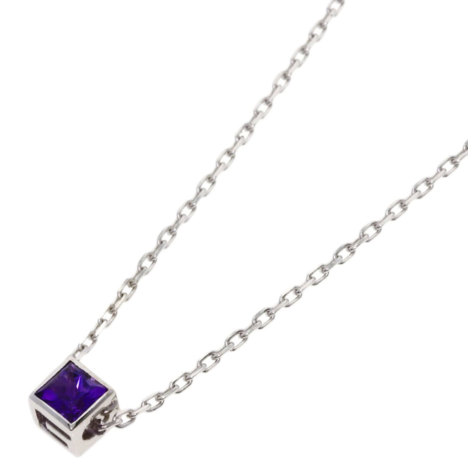 Square G Amethyst Gucci Women's 18k White Gold: Square G Amethyst Gucci Women's 18k White Gold Square G Amethyst Gucci Women's 18k White Gold features an elegant amethyst stone set in 18k white gold, showcasing a classic square pendant design. The