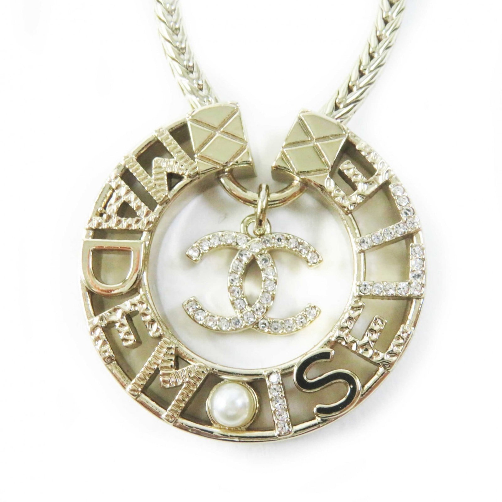 Coco Chanel Mademoiselle Necklace With Gold Pendant Rhinestone Box For Women: Coco Chanel Mademoiselle Necklace With Gold Pendant Rhinestone Box For Women Gold pendant rhinestone box necklace from Coco Chanel's Mademoiselle collection, featuring a classic design with a 30mm gol