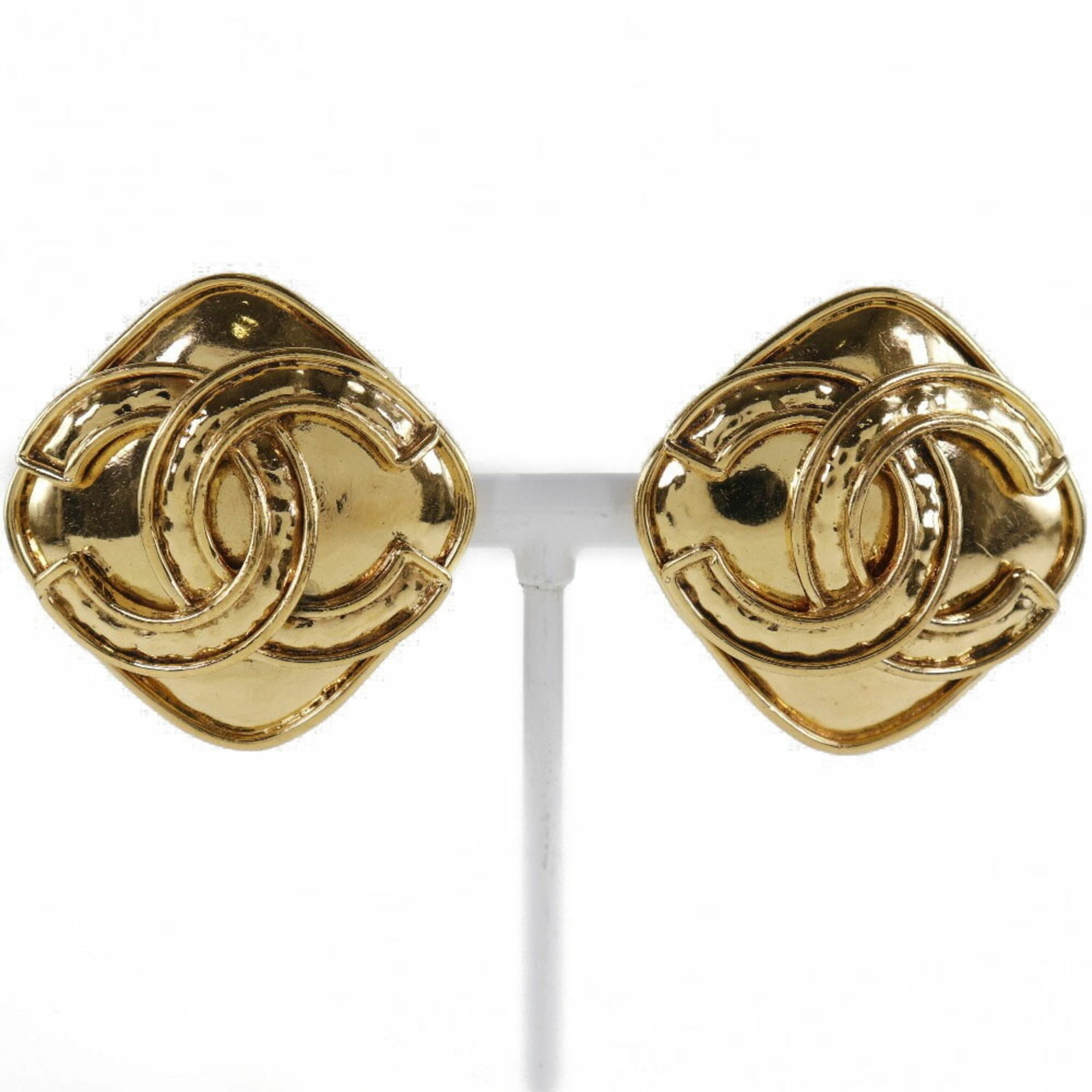 Chanel Here Mark Vintage Gold Plated 94P Ladies Earrings: Chanel Here Mark Vintage Gold Plated 94P Ladies Earrings Chanel Here Mark Vintage Gold Plated Earrings - A rare and elegant vintage find, these gold plated earrings feature the iconic Chanel Here Mark