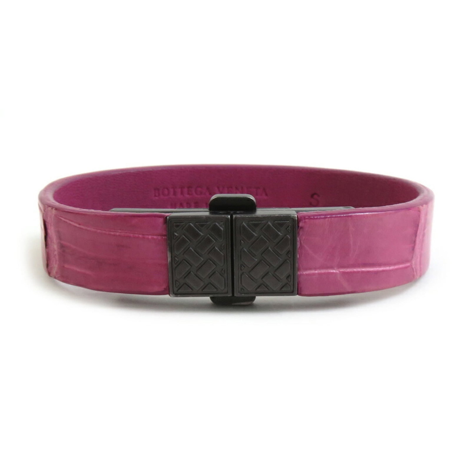 Charm Leather Bracelet Bottega: Charm Leather Bracelet Bottega Bottega Veneta's Charm Leather Bracelet boasts a sleek, sophisticated design with subtle scratches and signs of wear, adding to its unique character. Made from
