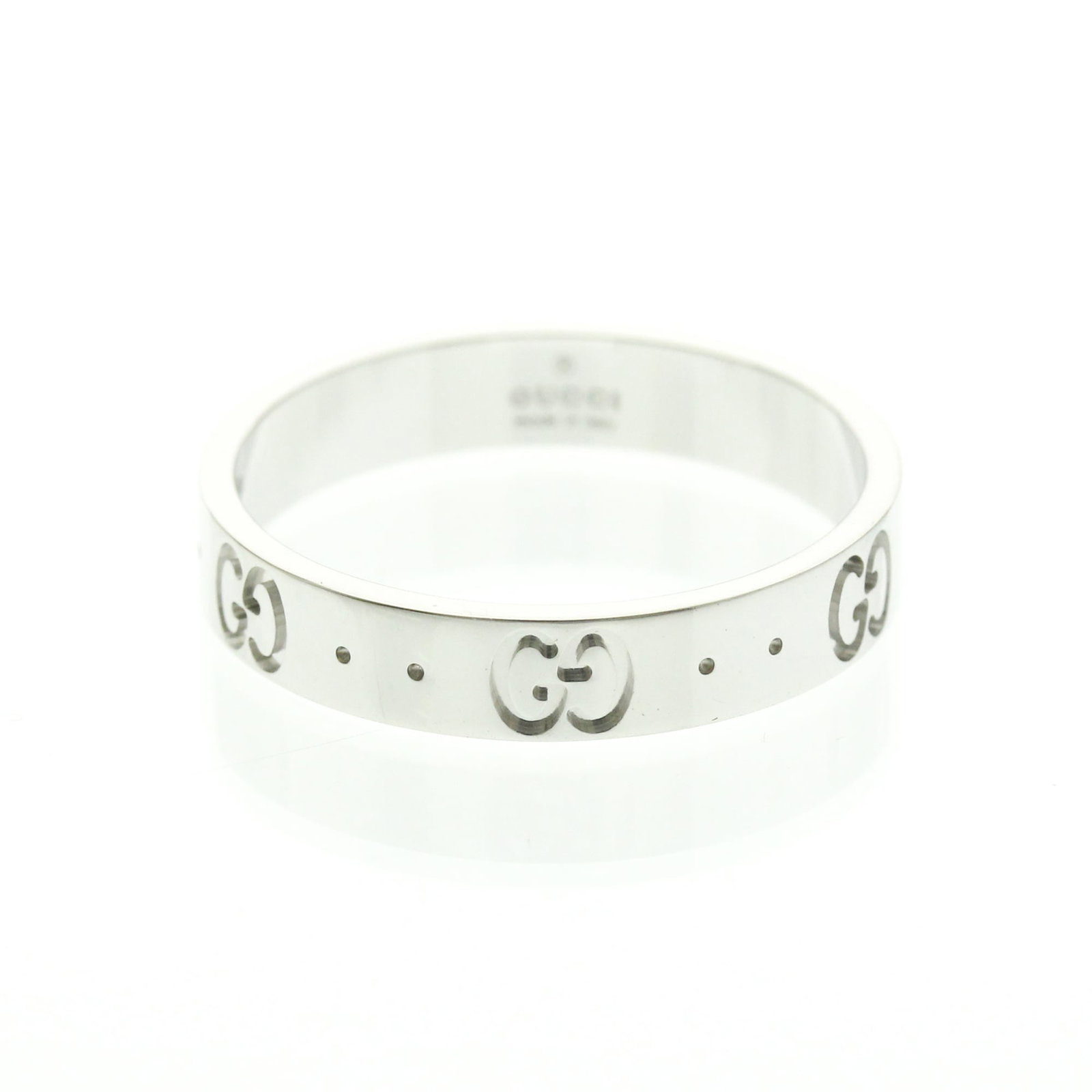 White Gold 18K Band Ring Gucci: White Gold 18K Band Ring Gucci White Gold 18K Band Ring Gucci features an elegant design made from high-quality white gold (18K) metal, with a slender width of 4mm. This fashion band ring boasts a