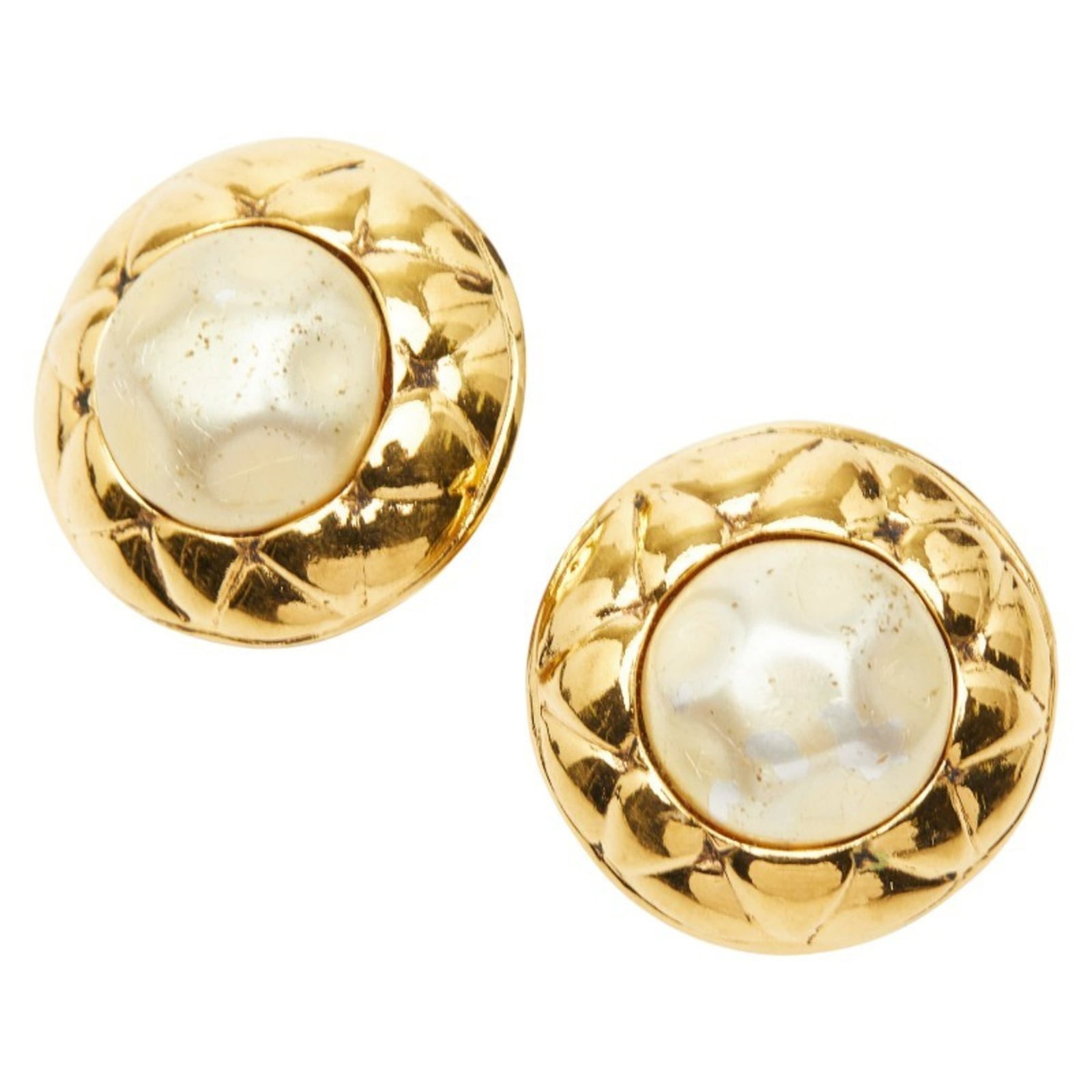 Clip earrings gold plating by Chanel: Clip earrings gold plating by Chanel Clip earrings in gold plating by Chanel, featuring artificial pearl accents. The 27.10mm x 27.50mm size and gold color give them a sleek, sophisticated look.