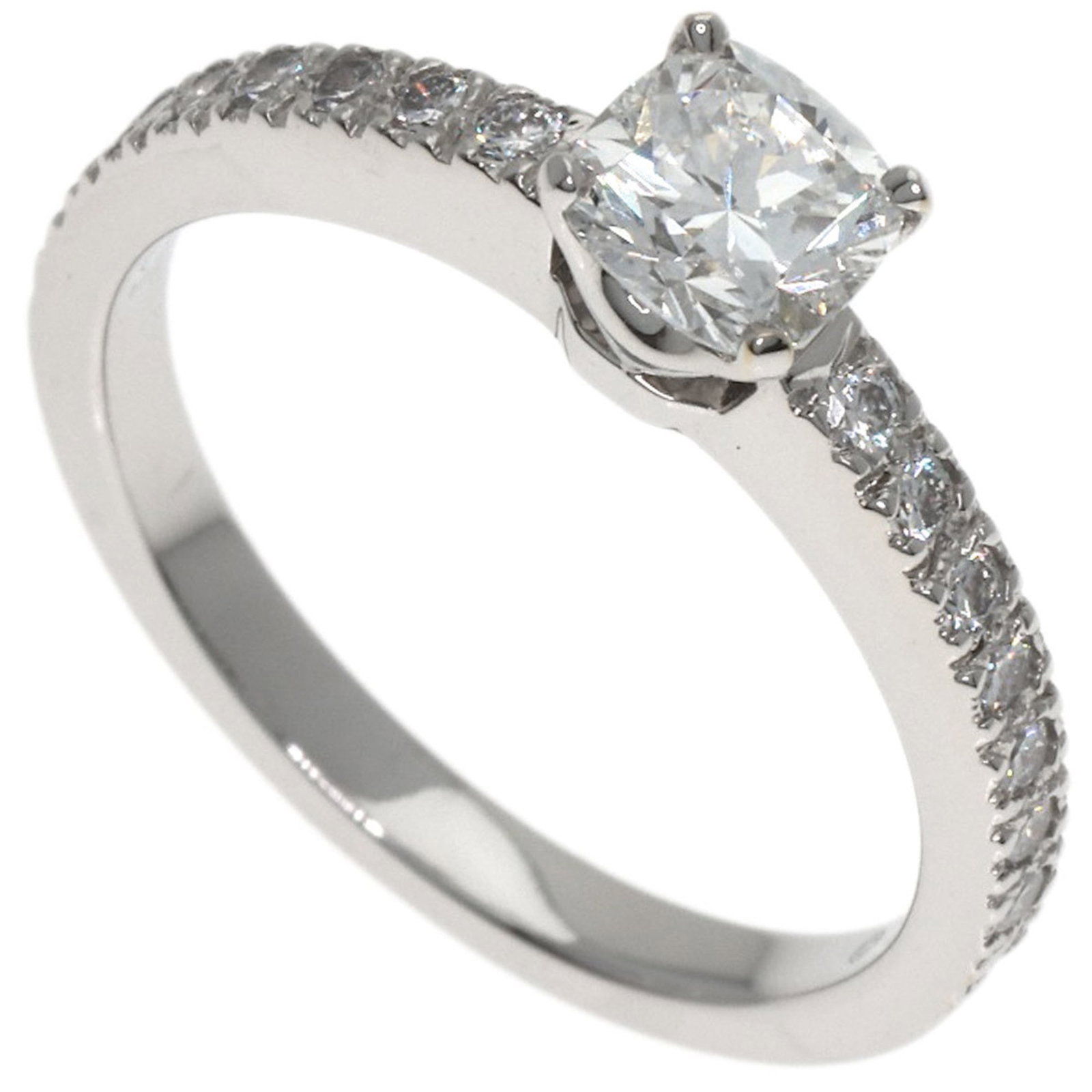 Platinum ring by Tiffany band: Platinum ring by Tiffany band Platinum ring by Tiffany & Co. features a band design made from high-quality platinum, available in US size 3.5. This like-new condition piece showcases hardly any signs 