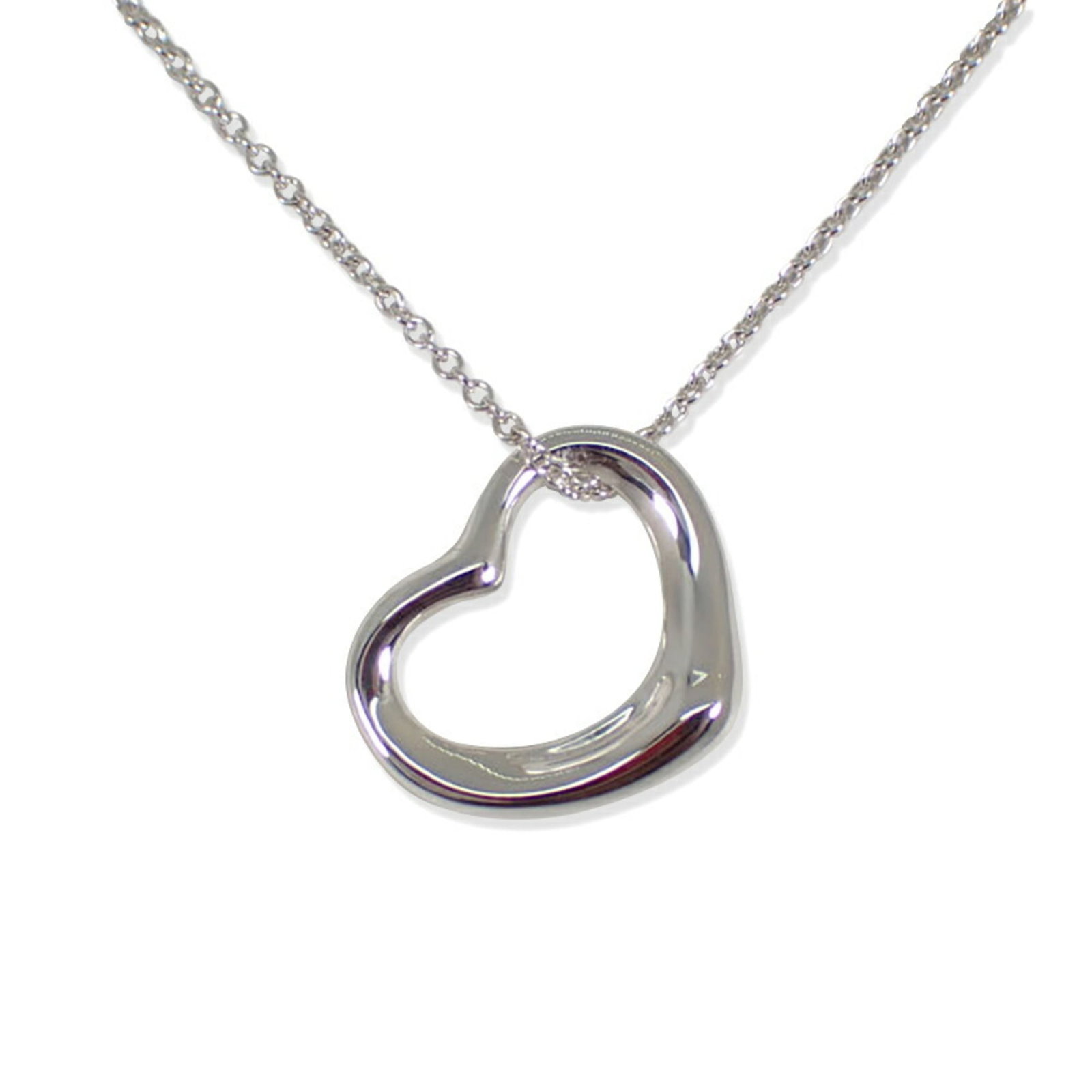 Tiffany 925 Heart Pendant Necklace: Tiffany 925 Heart Pendant Necklace Sterling silver pendant necklace with a heart design, crafted from high-quality 925 metal. The necklace features a 12.6mm x 15.2mm heart pendant suspended from a cha