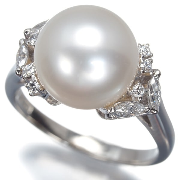 Mikimoto Ring South Sea Pearl 10.5Mm Diamond Us5.5-5.75 900 Platinum: Mikimoto Ring South Sea Pearl 10.5Mm Diamond Us5.5-5.75 900 Platinum Platinum ring featuring a stunning 10.5mm South Sea pearl, set in 900 platinum metal, with a diamond at the US 5.5-5.75 size. This