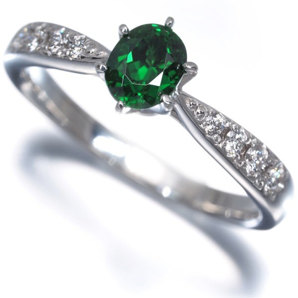 Tasaki Ring Green Garnet 0.535Ct Diamond 0.10Ct Us5.25-5.5 950 Platinum: Tasaki Ring Green Garnet 0.535Ct Diamond 0.10Ct Us5.25-5.5 950 Platinum Tasaki Ring features a stunning 0.535Ct diamond and a vibrant green garnet, set in 950 platinum. The natural ring boasts a