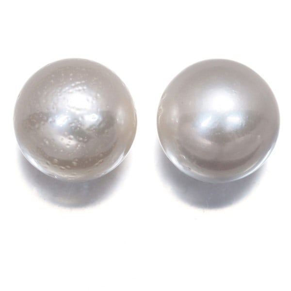 South Sea Pearl 11.2Mm Solitaire Earrings 900 Platinum: South Sea Pearl 11.2Mm Solitaire Earrings 900 Platinum 900 Platinum solitaire earrings feature a cultured South Sea pearl, measuring 11.2mm in diameter, set in platinum metal. The stud design