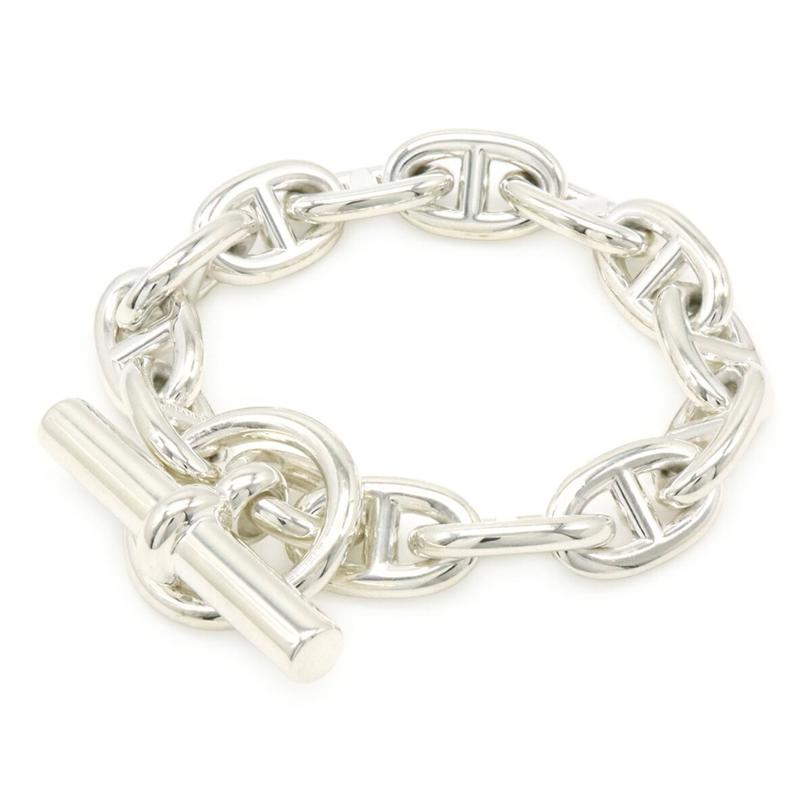 Silver Charm Bracelet 925 by Hermes: Silver Charm Bracelet 925 by Hermes Silver Charm Bracelet 925 by Hermes, with its elegant design and sterling silver construction, adds a touch of sophistication to any outfit. Measuring 17.5cm in len