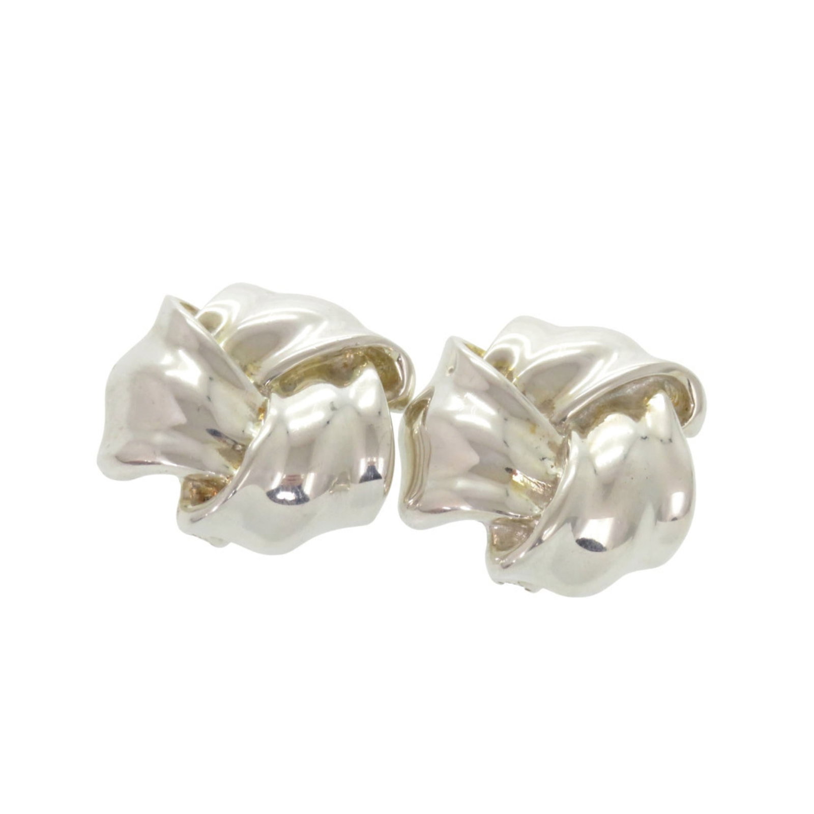 Silver clip earrings Tiffany: Silver clip earrings Tiffany Silver clip earrings from Tiffany, featuring a sleek and modern design in sterling silver. The earrings measure 30mm x 30mm and weigh 28.1g, showcasing the intricate detai