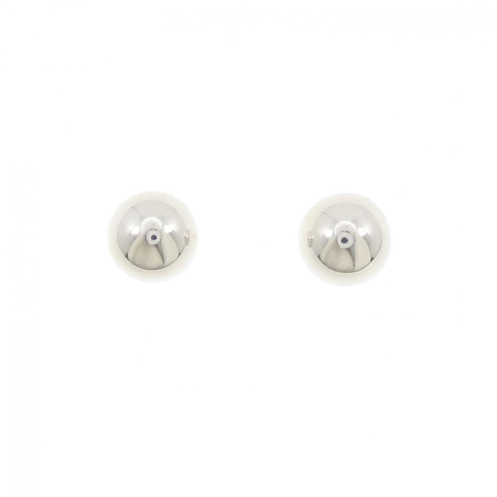 Silver 925 stud earrings by Tiffany: Silver 925 stud earrings by Tiffany Silver 925 stud earrings by Tiffany, featuring a sleek and modern design with a subtle shine from high-quality silver. Made with durable 925 sterling silver, these 