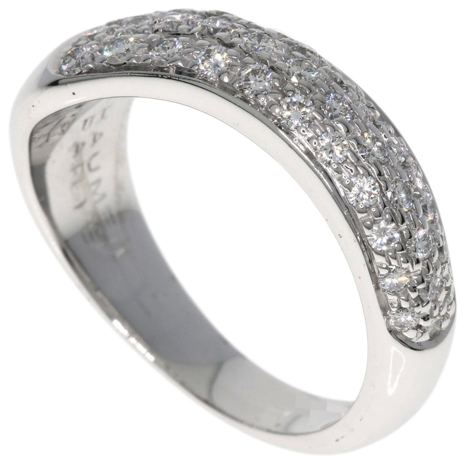 Chaumet Band Ring White Gold (18K): Chaumet Band Ring White Gold (18K) Chaumet's 18K white gold band ring boasts a sleek, slender profile with a width of 7.5mm. This versatile design features a subtle presence on the finger, making it s