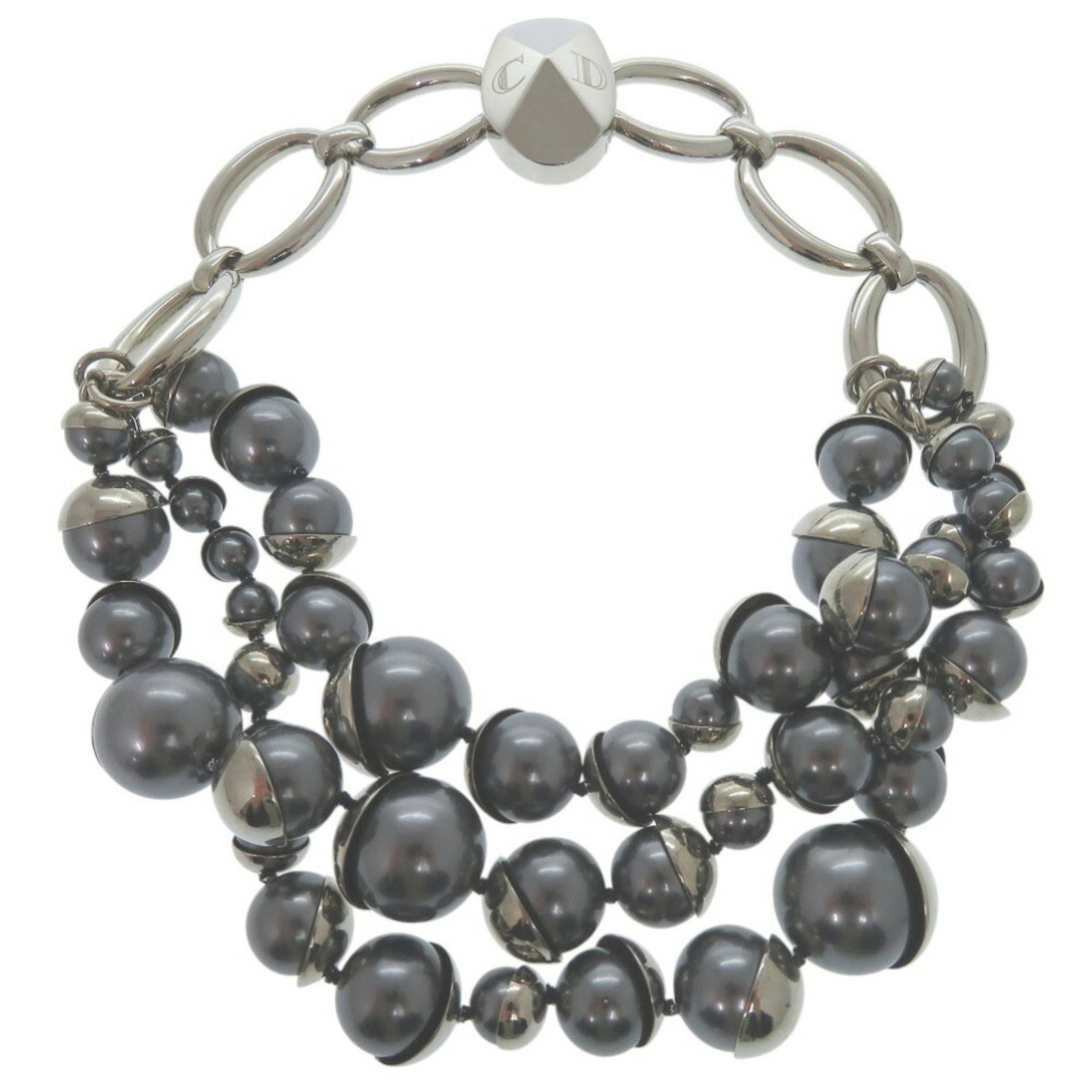 Christian Dior Fake Pearl Necklace Silver Choker 0989Dior: Christian Dior Fake Pearl Necklace Silver Choker 0989Dior Gray and silver tones come together in a sleek, sophisticated design. This Christian Dior fake pearl necklace features a delicate silver