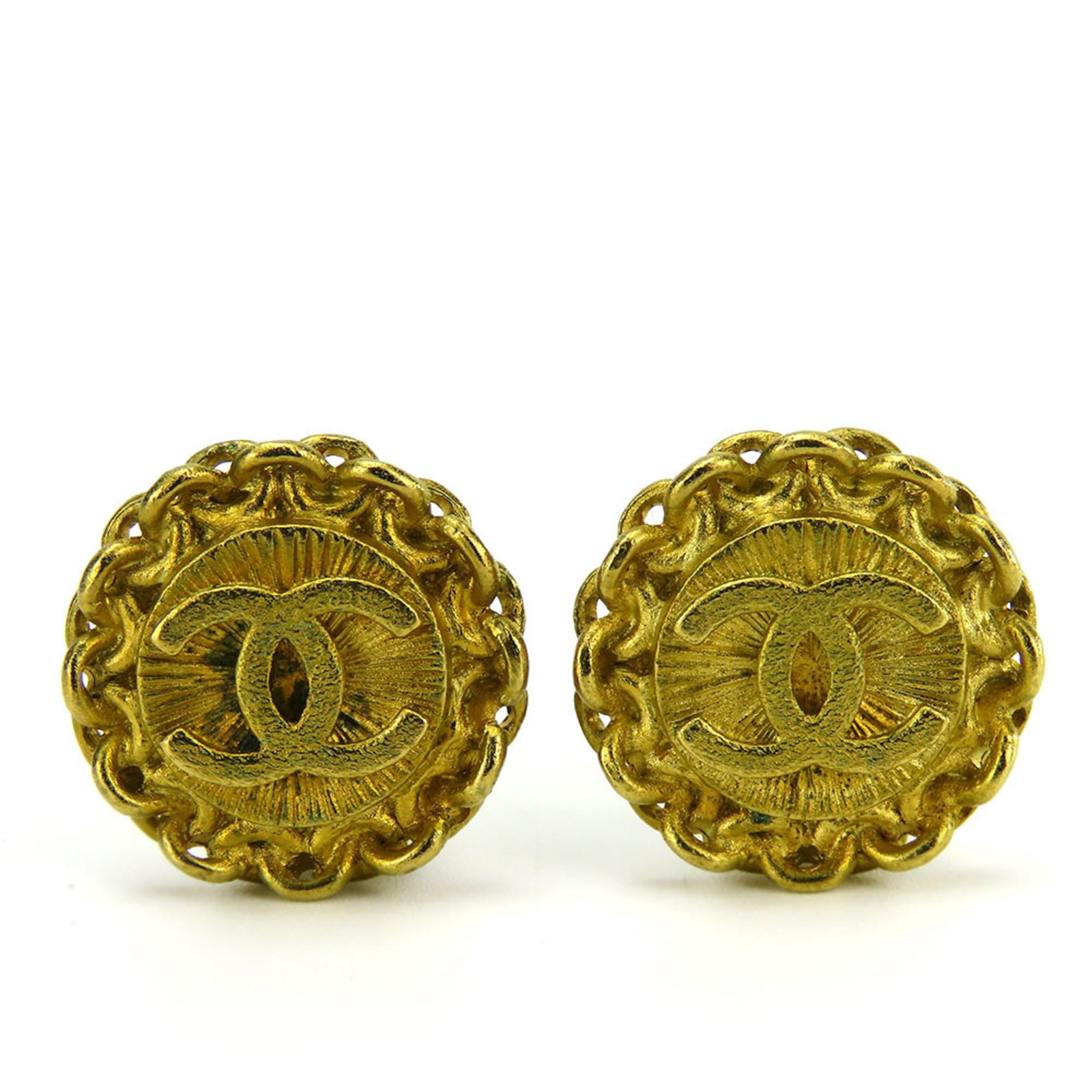Chanel Coco Plated Women'S Gold Metal Earrings: Chanel Coco Plated Women'S Gold Metal Earrings Chanel Coco Plated Women's Gold Metal Earrings are crafted from high-quality gold metal, featuring a sleek and sophisticated design. Weighing in at 9g, t