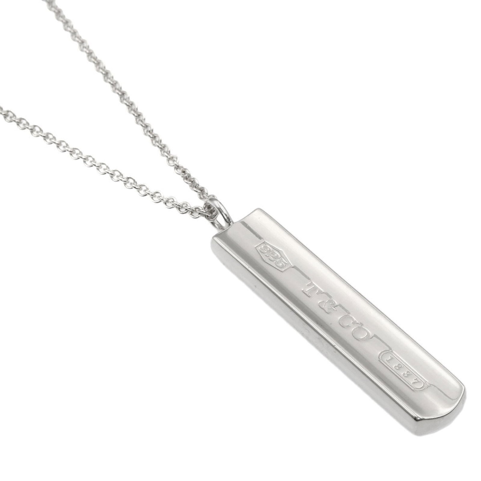 Women's silver necklace bar 1837 from Tiffany: Women's silver necklace bar 1837 from Tiffany Silver necklace bar from Tiffany's 1837 collection, featuring a sleek and sophisticated design. This piece boasts a classic silver finish with a subtle sh