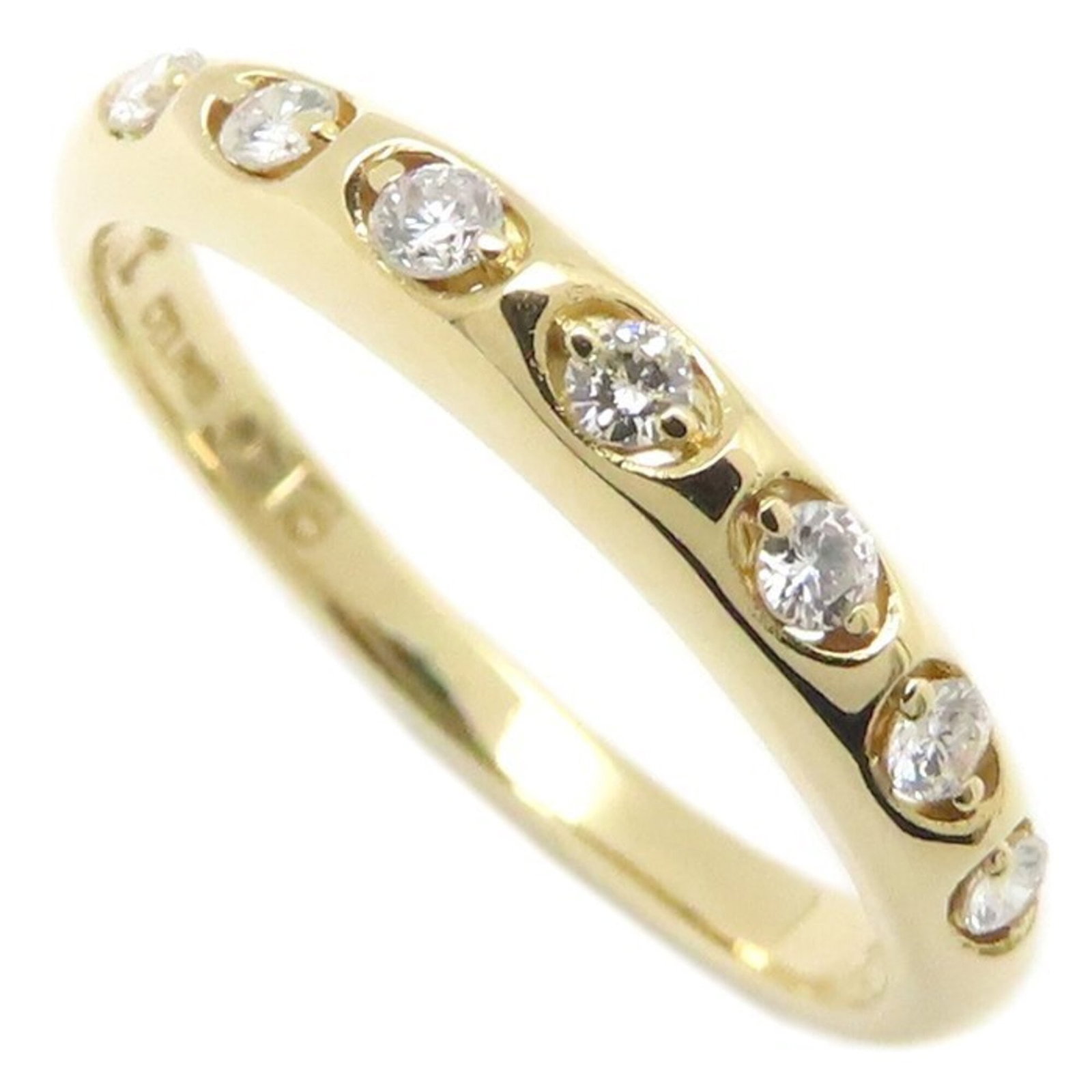 Celine ring band yellow gold 18k: Celine ring band yellow gold 18k Yellow gold 18k Celine ring band, a lovely piece with a subtle elegance. This used item has hardly any traces of usage and is presented in like new condition, making