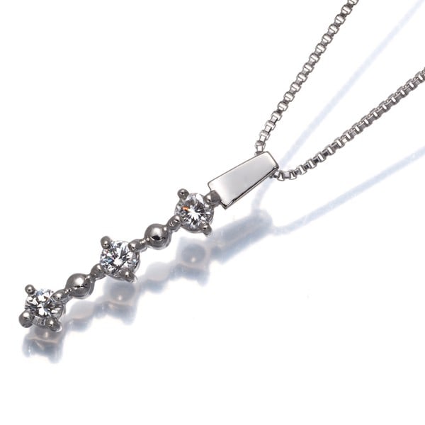 Vendome Necklace Diamond 0.15Ct 3P 950 850 Platinum: Vendome Necklace Diamond 0.15Ct 3P 950 850 Platinum Vendome Necklace features a stunning 0.15 carat diamond set in platinum, with a purity of 950 and plated to 850. The natural diamond is showcased