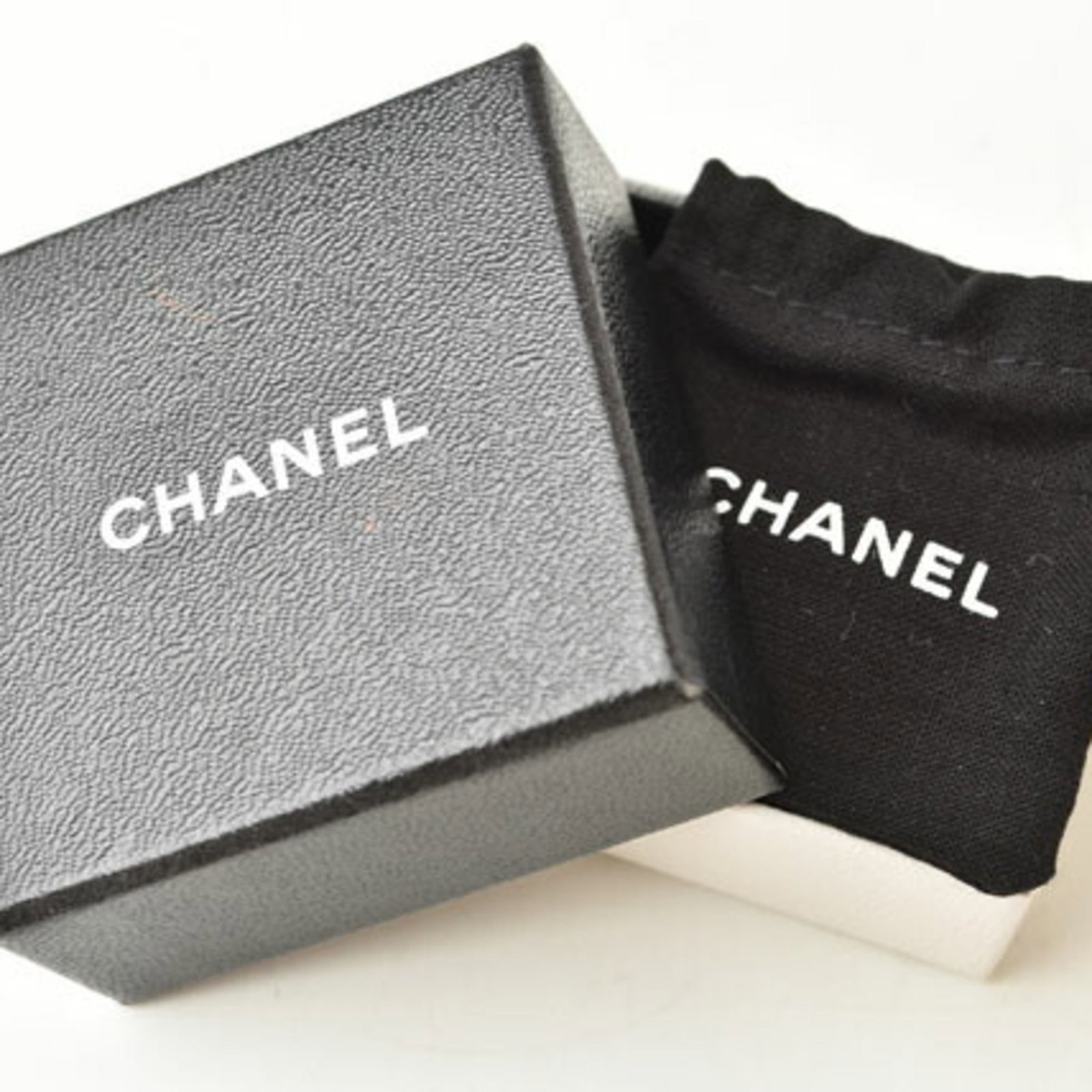 Chanel Stud Earrings Plastic - 8