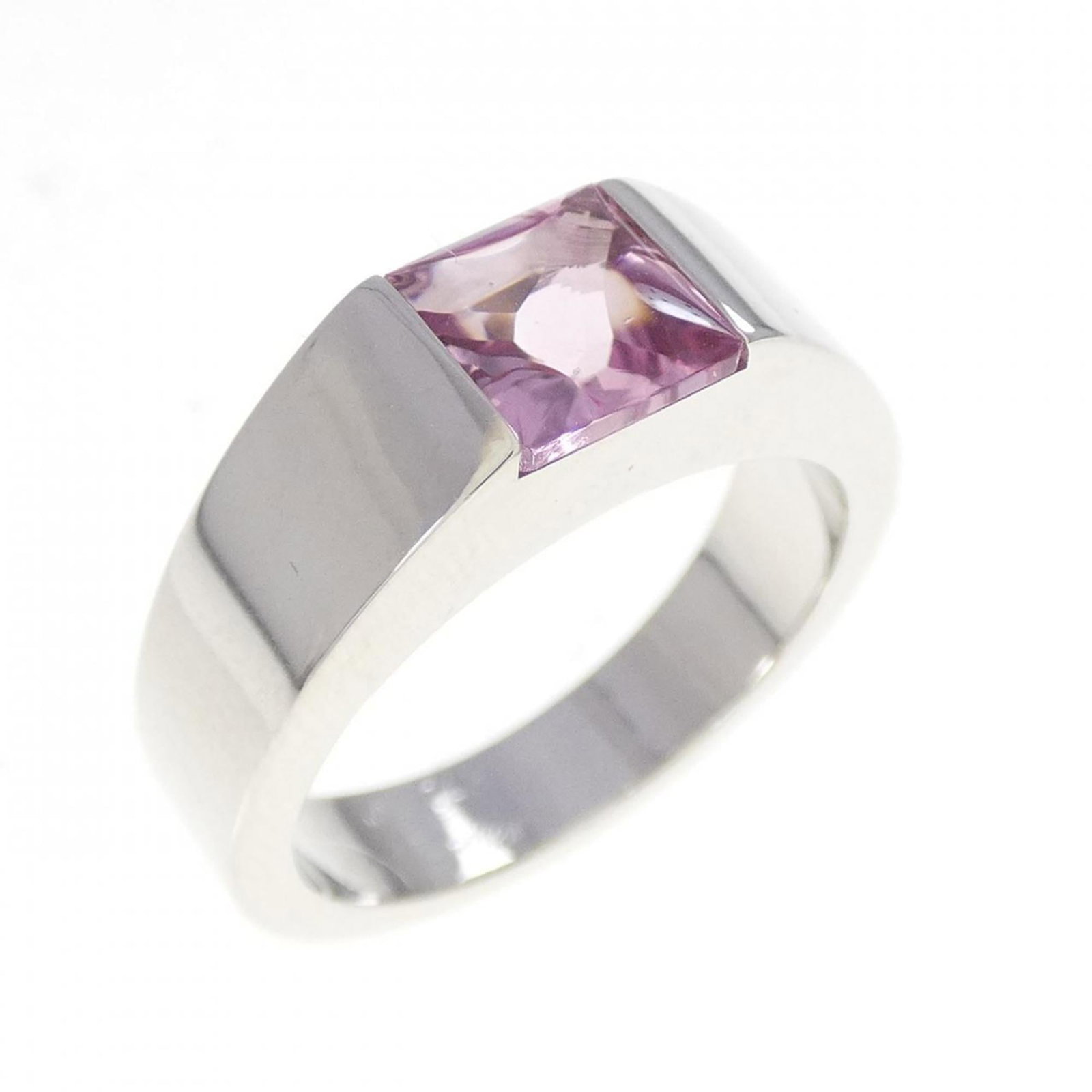 White Gold Cartier Band Ring 18K: White Gold Cartier Band Ring 18K White Gold Cartier Band Ring 18K features an elegant design with a tourmaline stone, crafted from high-quality white gold (18K). The ring has been carefully worn and s