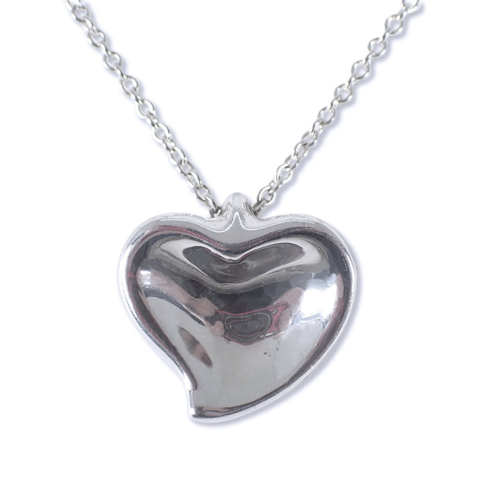 Tiffany 925 Full Heart Pendant Necklace: Tiffany 925 Full Heart Pendant Necklace Sterling silver pendant necklace with a full heart design, crafted from high-quality 925 material. The necklace features a 13mm x 13.5mm pendant and has a
