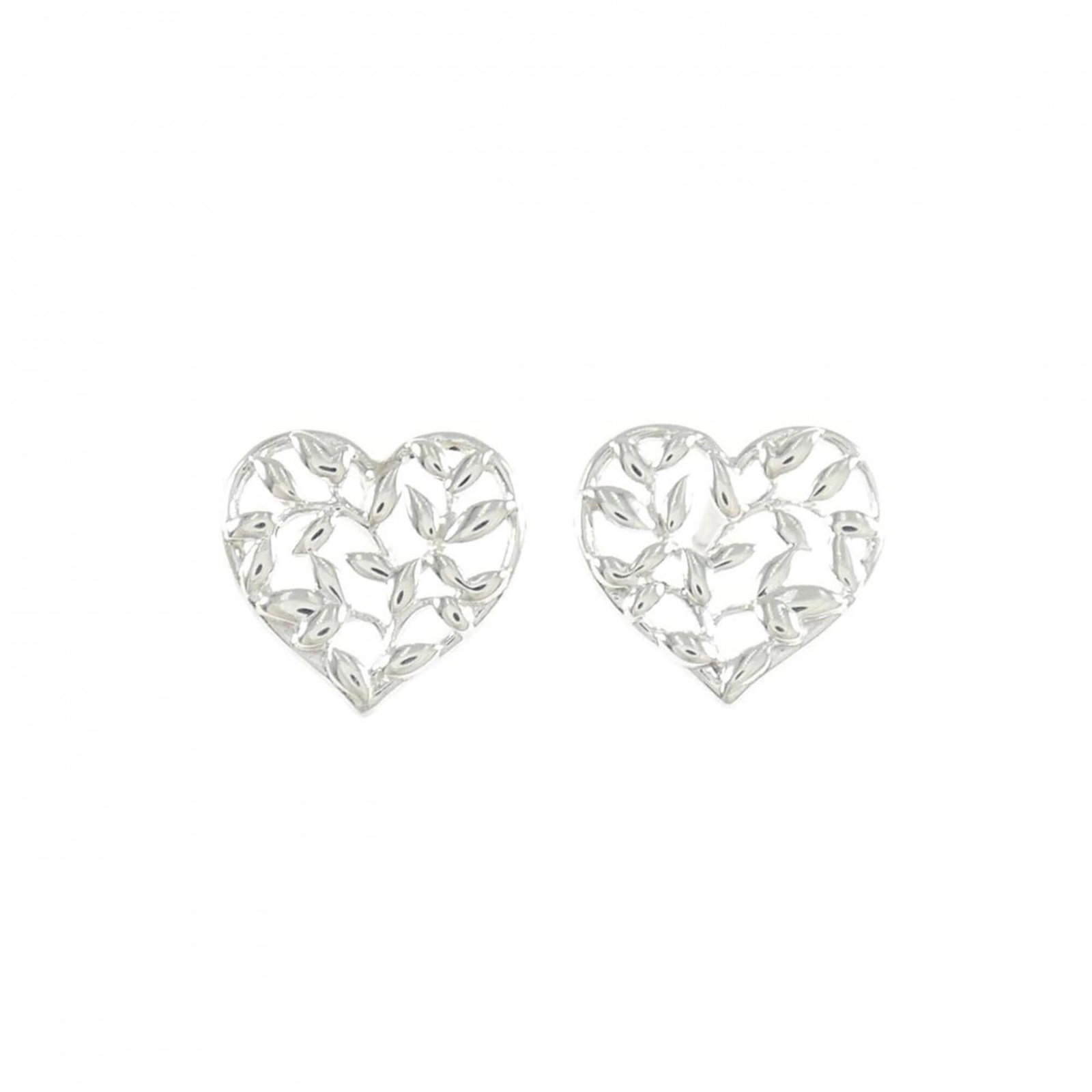 Silver 925 stud earrings by Tiffany: Silver 925 stud earrings by Tiffany Silver 925 stud earrings by Tiffany, featuring a classic design with a subtle sheen. Made from high-quality silver, these earrings showcase a timeless elegance that