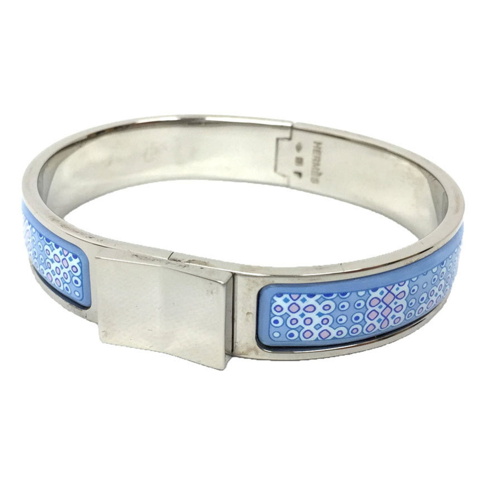 Brass Cloisonn Enamel Bangle Hermes: Brass Cloisonn Enamel Bangle Hermes Brass Cloisonn Enamel Bangle from Hermes features a light blue and silver design, showcasing the intricate craftsmanship of cloisonn enamel work. Made from brass