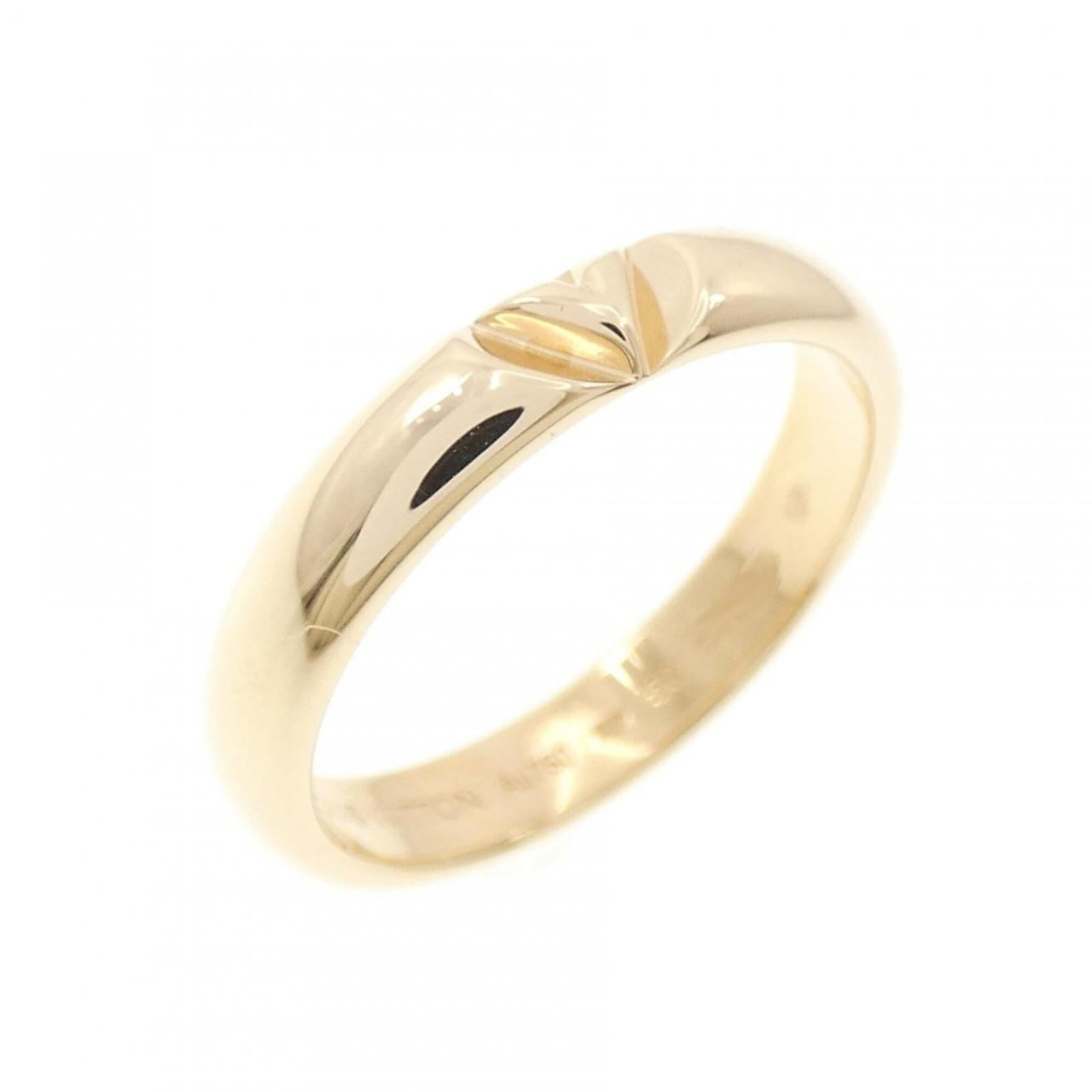 Louis Vuitton Band Ring Yellow Gold (18K): Louis Vuitton Band Ring Yellow Gold (18K) Yellow Gold (18K) Band Ring from Louis Vuitton, featuring a classic design with a few traces of usage visible. The ring shows some scratches and dirt but
