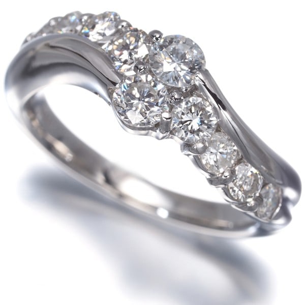 Diamond 1.00Ct 10P Ring 900 Platinum: Diamond 1.00Ct 10P Ring 900 Platinum 900 platinum metal purity and natural diamond make this ring stand out. The 1.00ct diamond main stone is set in a high-quality platinum band, creating a sleek and