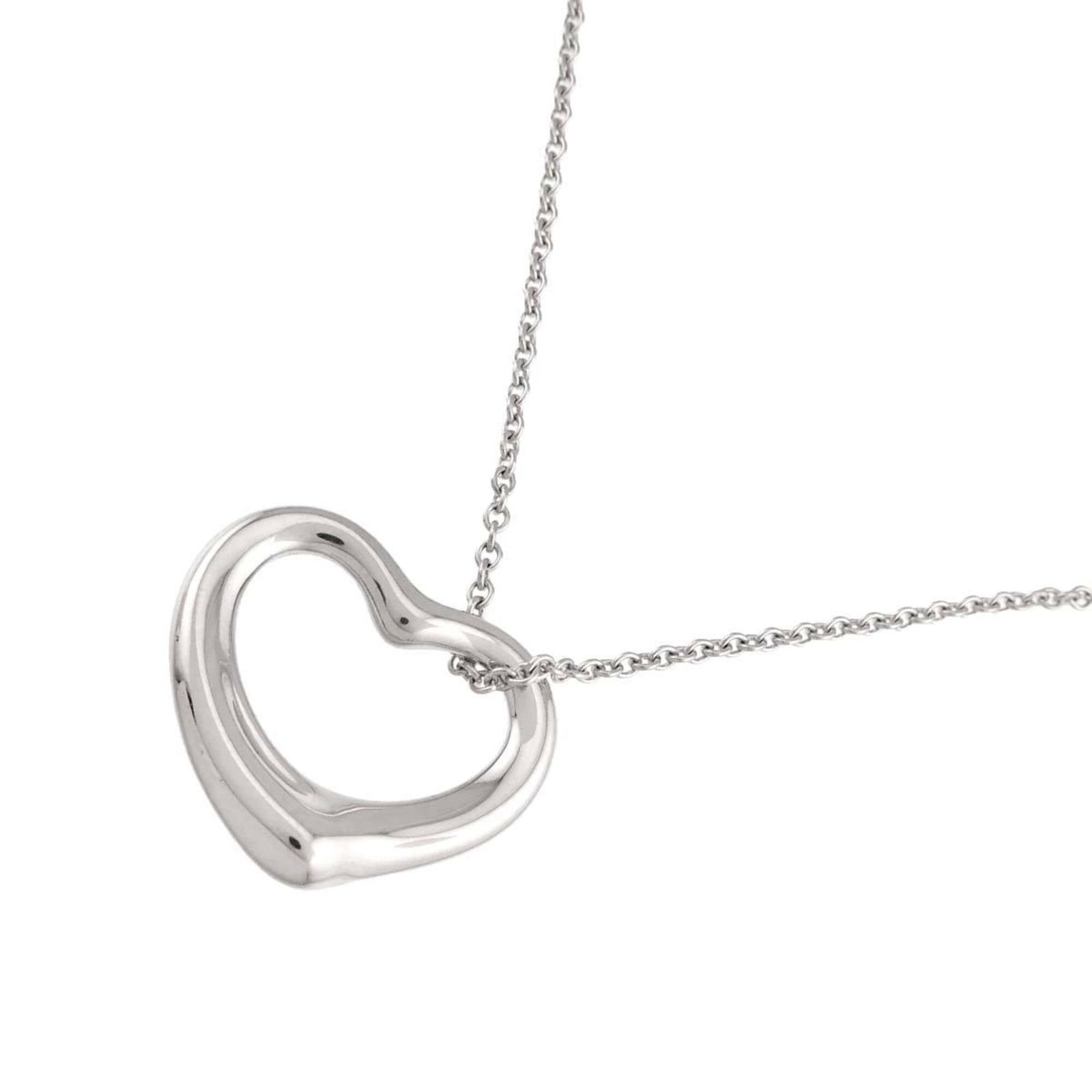 Tiffany & Co. Heart Necklace 22Mm Wide 40Cm Long Sterling Silver (Sv 925) Necklace: Tiffany & Co. Heart Necklace 22Mm Wide 40Cm Long Sterling Silver (Sv 925) Necklace Sterling silver necklace with a Tiffany & Co. heart pendant, measuring 19mm x 22mm and set in a 40cm long chain. This