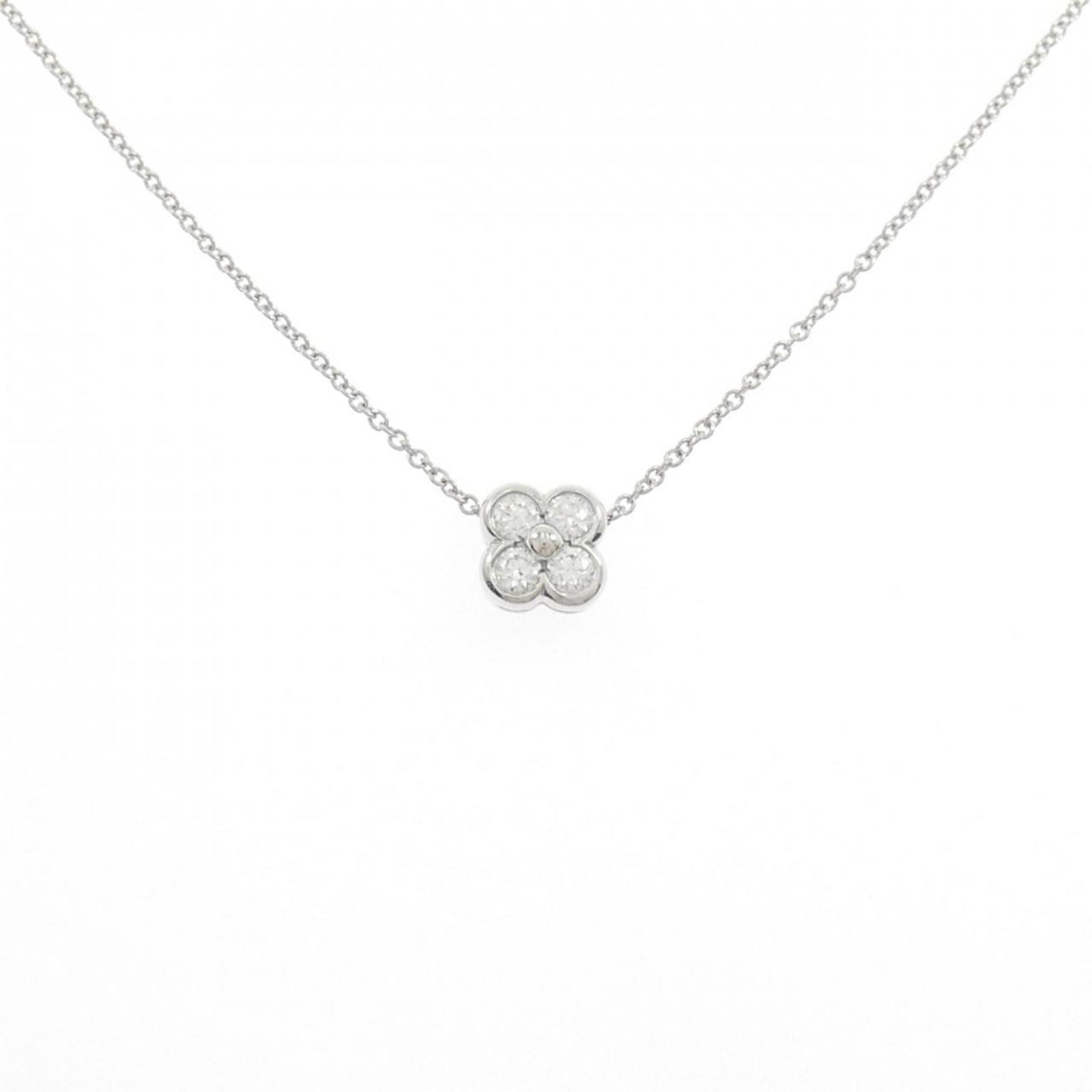 Tiffany bezel necklace: Tiffany bezel necklace Platinum Tiffany bezel necklace with a 6.6mm x 6.6mm diamond pendant, set in a classic design that exudes timeless elegance. The necklace features a 41 cm circumference and is m