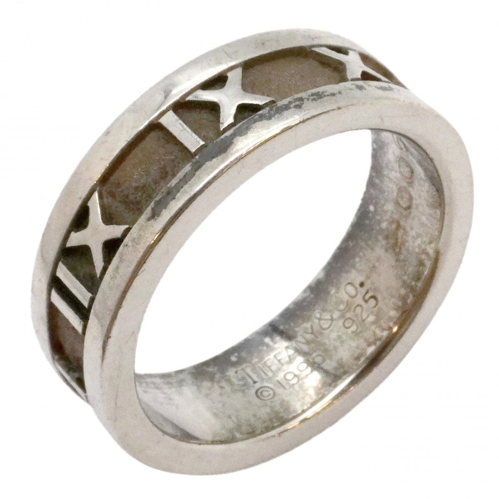 Tiffany Band Ring Silver 925: Tiffany Band Ring Silver 925 Silver 925 Tiffany Band Ring, Us Size 6.5, in good condition with traces of usage and minor scratches. This band ring features a silver 925 material and bears the Tiffany
