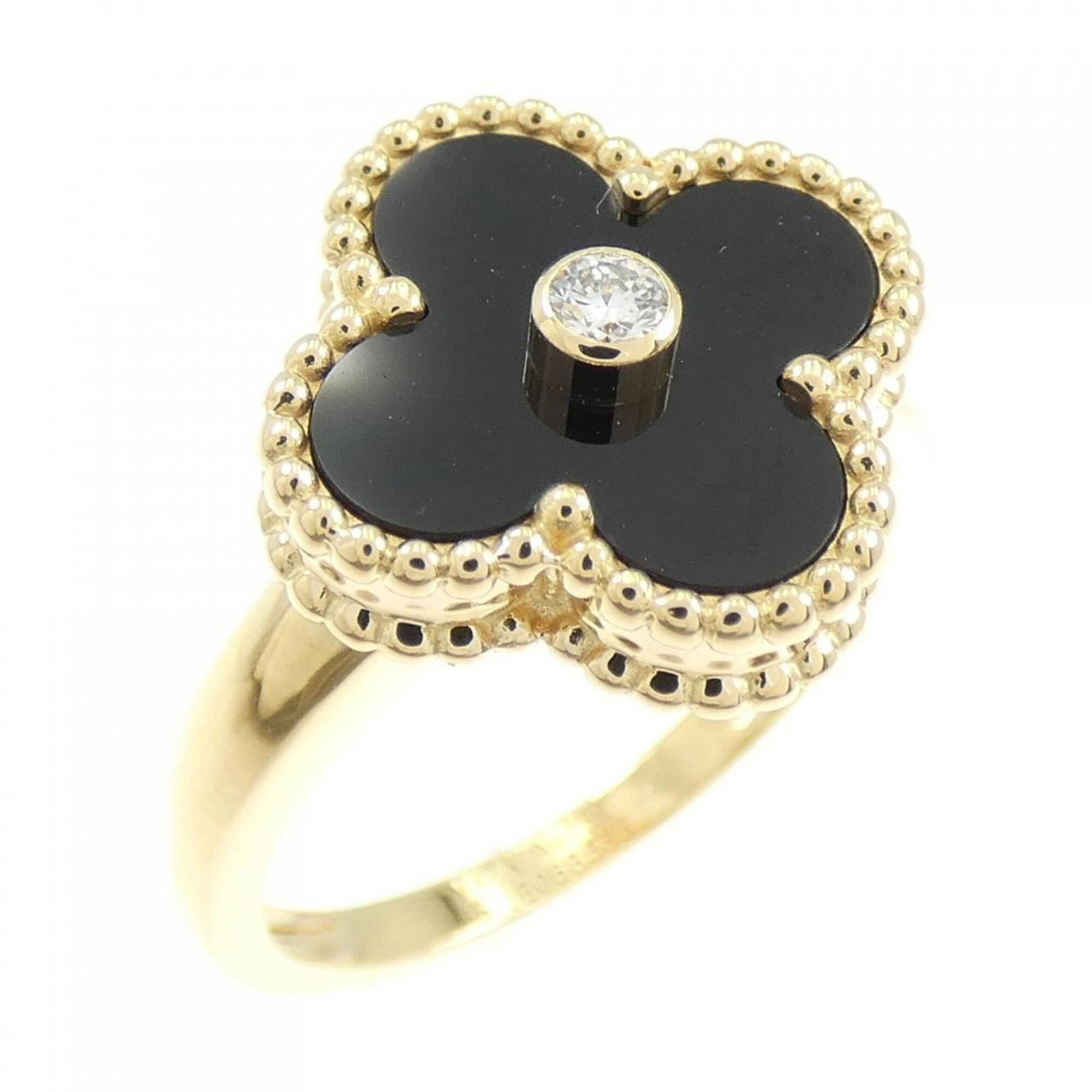Van Cleef Arpels Band Yellow Gold Ring: Van Cleef Arpels Band Yellow Gold Ring Van Cleef & Arpels Band Yellow Gold Ring features a diamond and onyx stone set in 18K yellow gold, showcasing the luxury brand's signature style. The ring