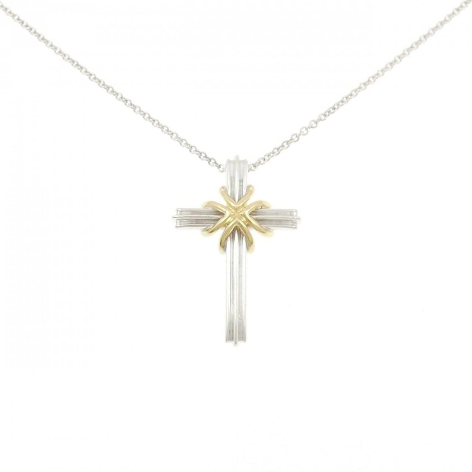 Tiffany & Co. 925 750Yg Necklace: Tiffany & Co. 925 750Yg Necklace Tiffany & Co.'s 925 750Yg Necklace boasts a striking yellow gold pendant, crafted from high-quality 18K silver. The necklace's 46 cm circumference and 32.9mm x 22.1mm
