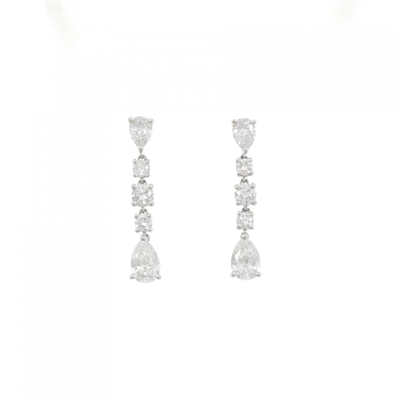 Platinum earrings 950 Tiffany drop: Platinum earrings 950 Tiffany drop Platinum earrings with a Tiffany drop design, featuring a diamond stone. Made from high-quality platinum (950), these elegant earrings showcase exceptional craftsman