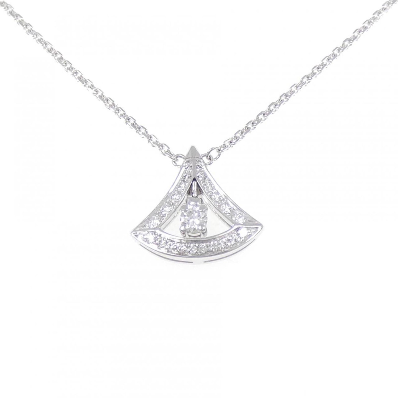Dream Diva's Bvlgari Necklace: Dream Diva's Bvlgari Necklace Bvlgari's iconic design shines in this stunning white gold necklace featuring a beautiful diamond pendant. The elegant 41-44 cm chain circumference and 12.7mm x 13.4mm pe