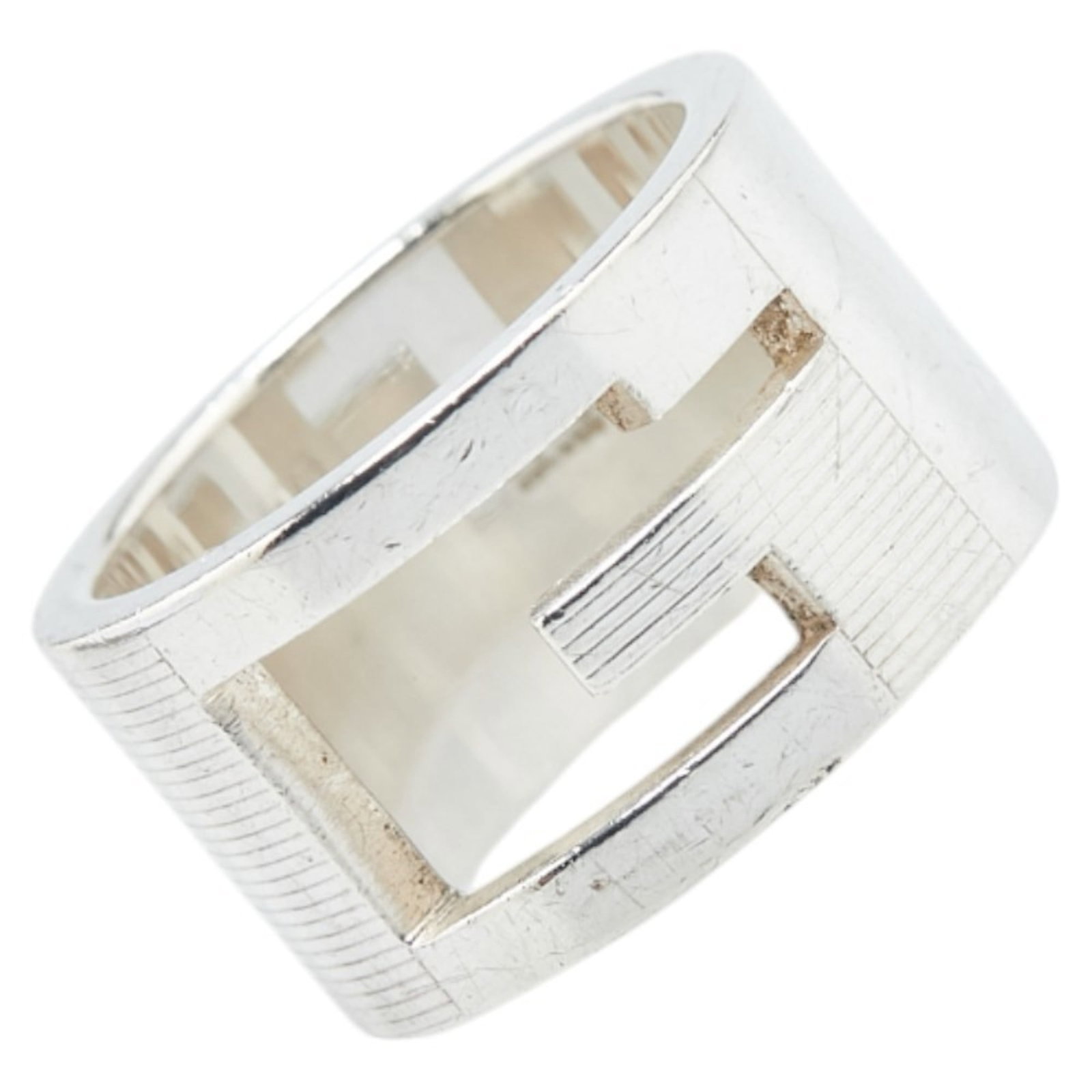 Gucci ring band silver 925: Gucci ring band silver 925 Silver 925 band ring from Gucci, featuring a sleek and modern design. The ring showcases a silver finish with a width of 12.2mm and weighs 11.5g. With its classic style and