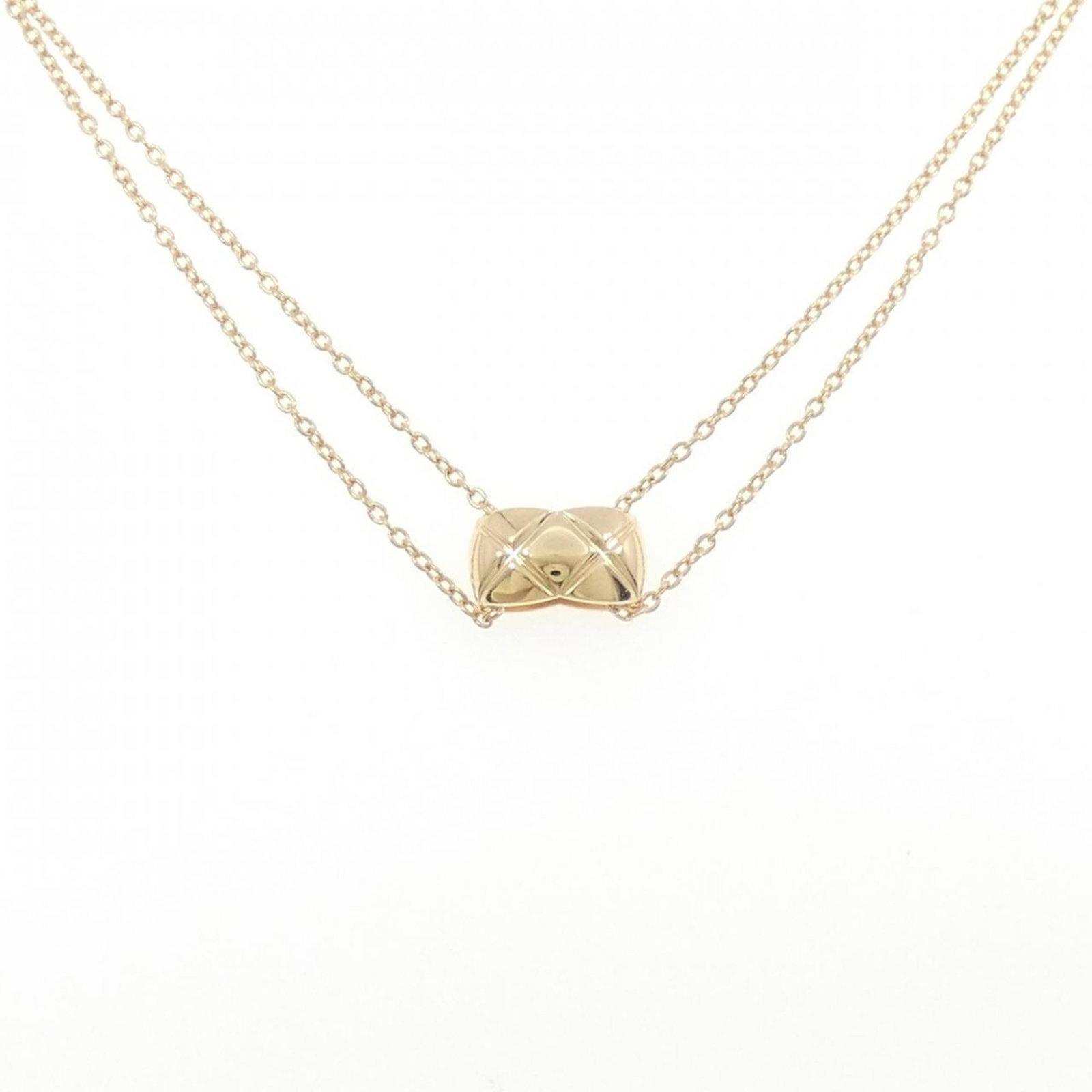 Coco Crush by Chanel Necklace: Coco Crush by Chanel Necklace Yellow Gold (18K) Coco Crush Necklace by Chanel boasts a beautiful pendant with a size of 7.3mm x 13.5mm, set against a sturdy yellow gold chain suitable for neck