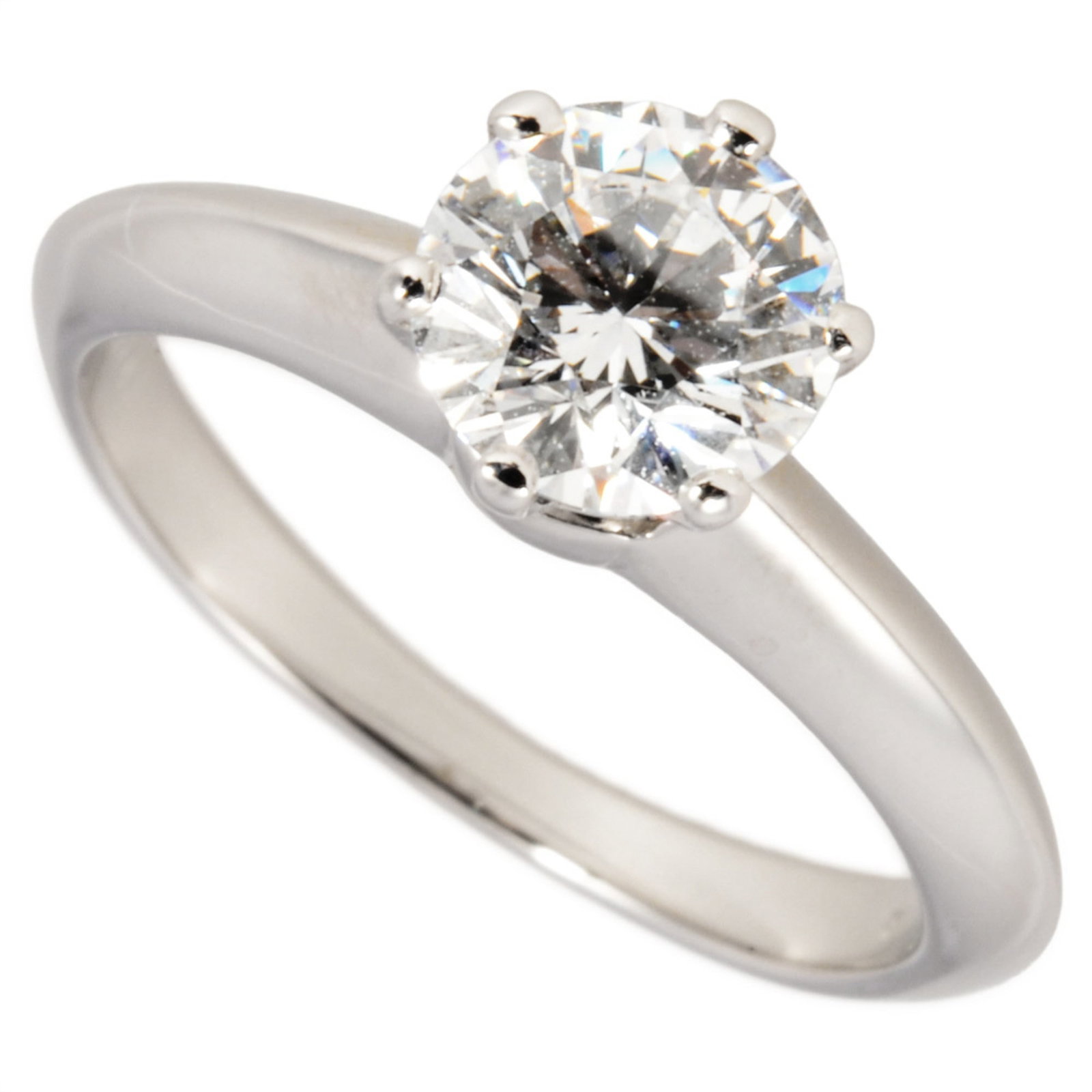 Platinum ring by Tiffany band: Platinum ring by Tiffany band Platinum ring by Tiffany & Co. features a band design made from high-quality platinum, with a US size 3.5 fit. This like-new item boasts mint condition and bears the sign