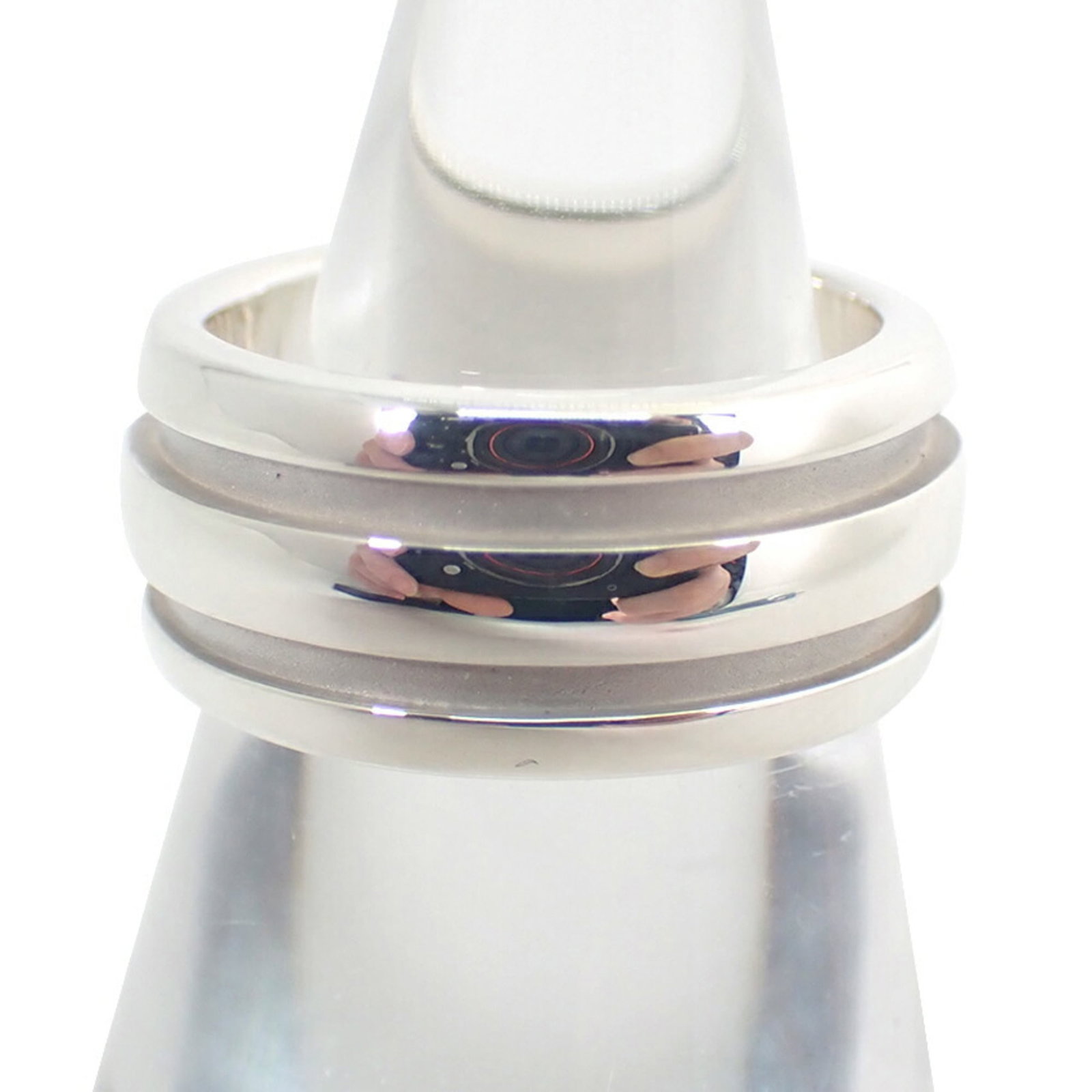 Sterling Silver Ring Tiffany Band: Sterling Silver Ring Tiffany Band Sterling Silver Ring Tiffany Band - A Like New Condition, Refurbished Item. This sterling silver ring features the iconic Tiffany brand and boasts a band style that s