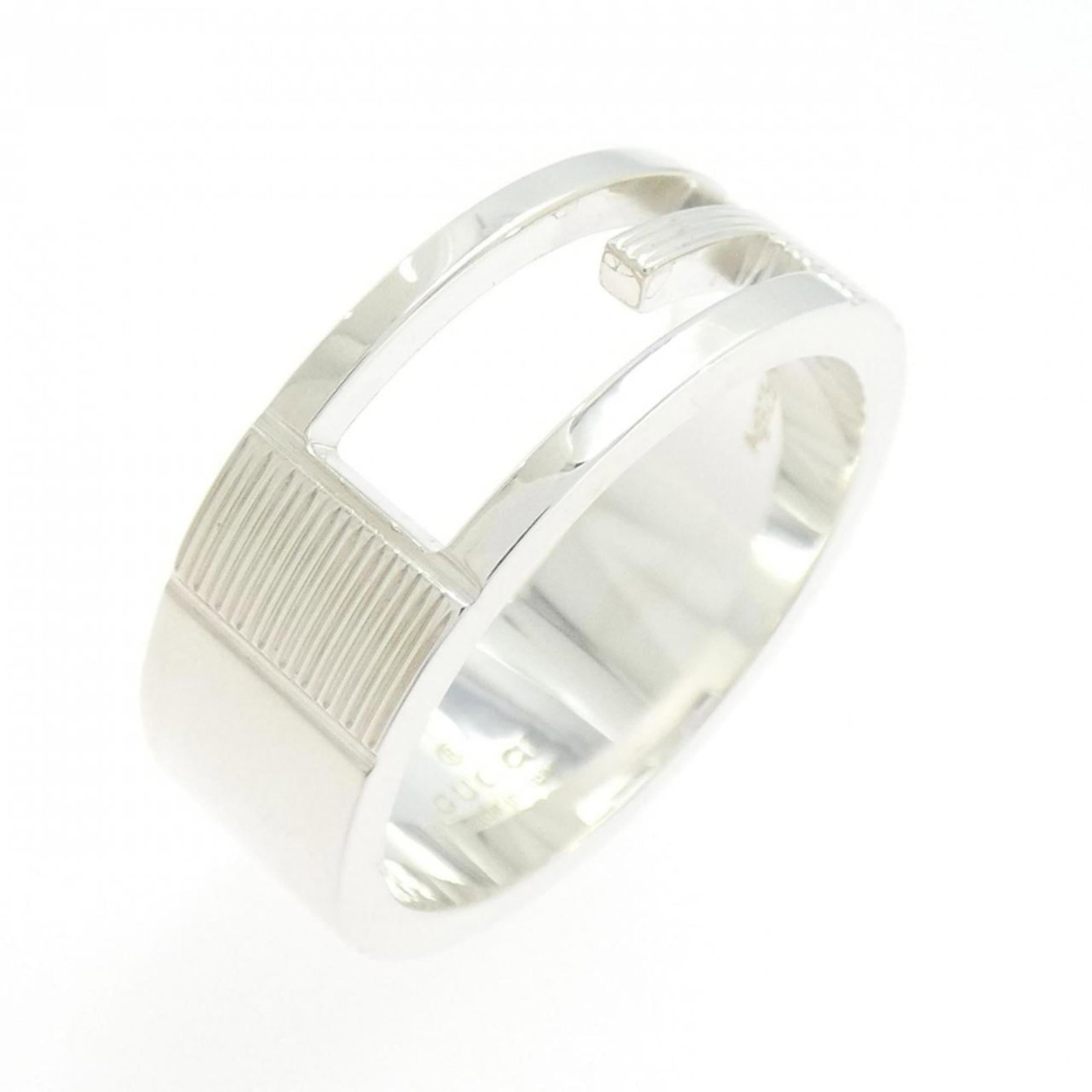 Gucci ring band silver 925: Gucci ring band silver 925 Silver 925 Gucci ring band, a stylish accessory with a subtle touch of luxury. Made from high-quality silver, this band ring boasts a sleek design that complements any