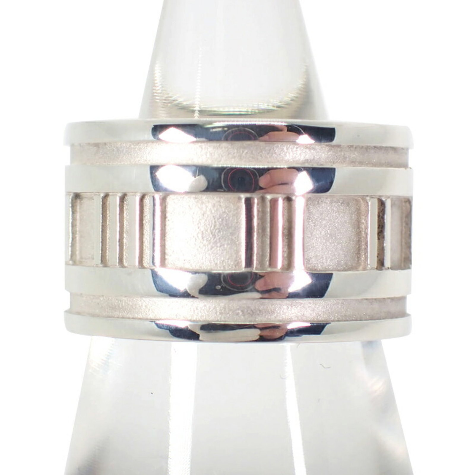 Sterling Silver Ring Tiffany Band: Sterling Silver Ring Tiffany Band Sterling Silver Ring Tiffany Band - A Like New Condition Women's Band with Minimal Signs of Wear. This 925 Sterling Silver ring features a classic design, bearing a s