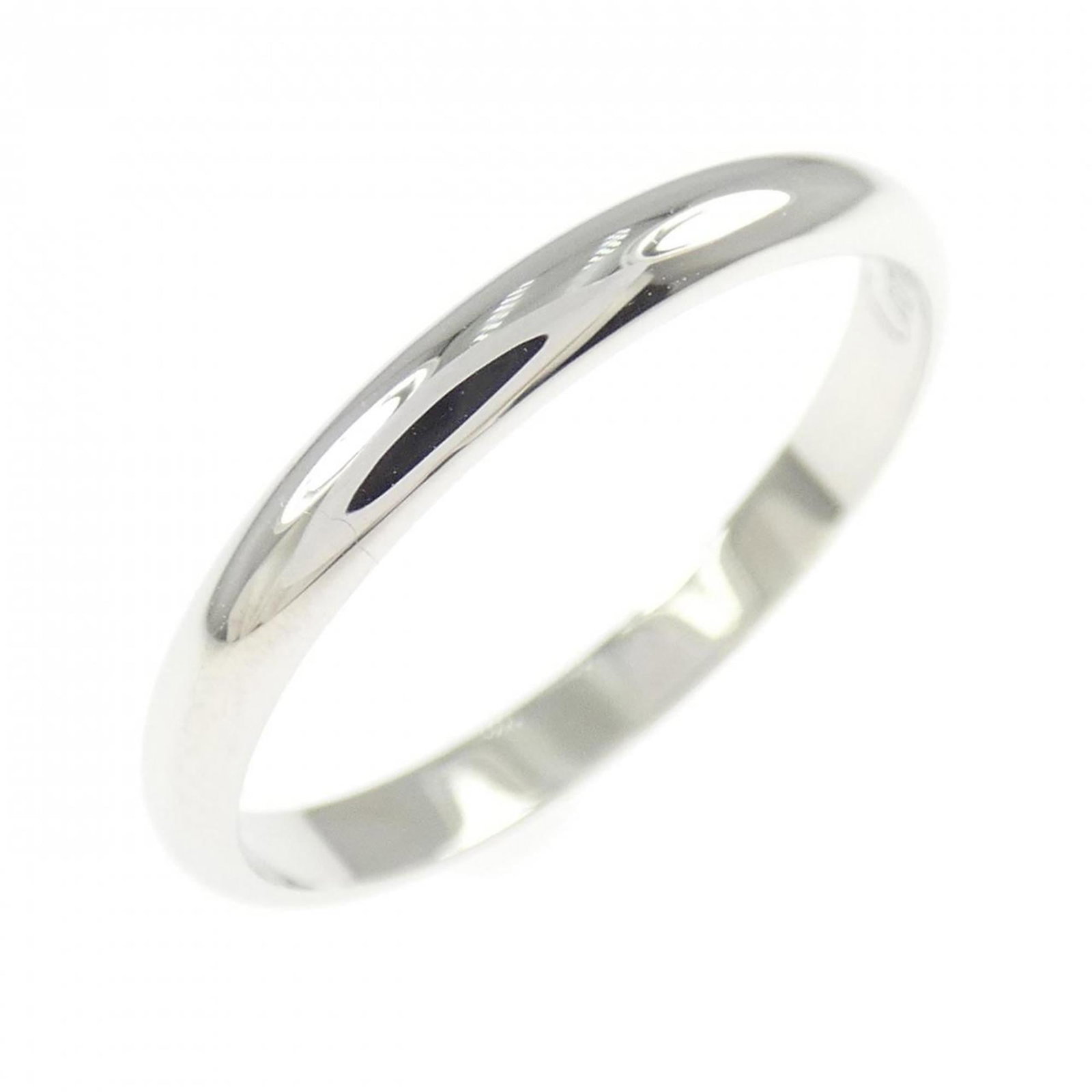 Ring Platinum Cartier Wedding: Ring Platinum Cartier Wedding Platinum Cartier Wedding Ring, a sophisticated and elegant piece, features a 950 platinum construction with a width of 2.4mm and a weight of 3g. This used ring bears