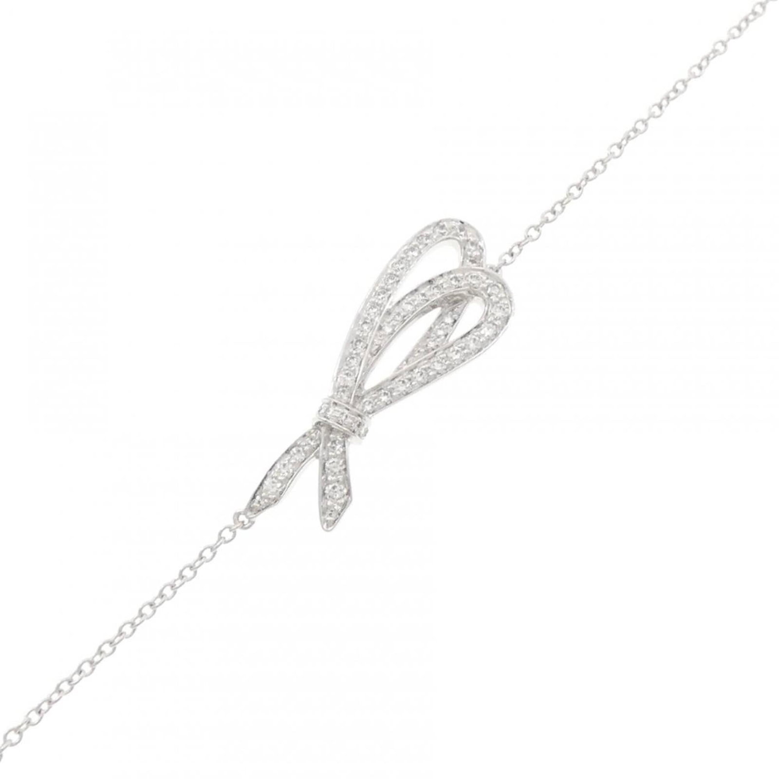 Charm Tiffany White Gold (18K): Charm Tiffany White Gold (18K) Charm Tiffany White Gold (18K) features a beautiful white gold design, bearing a signature. The charm bracelet measures 17cm in length and showcases the intricate detail
