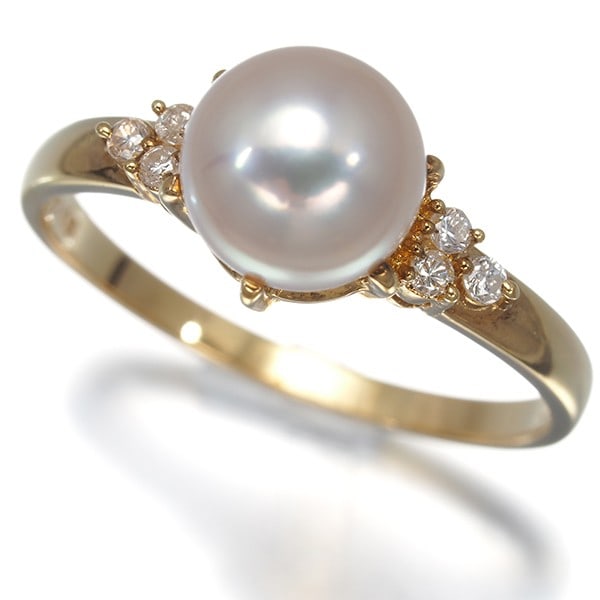 Tasaki Ring Akoya Pearl 7.6Mm Diamond 0.08Ct Us7.75 18K 750 Yellow Gold: Tasaki Ring Akoya Pearl 7.6Mm Diamond 0.08Ct Us7.75 18K 750 Yellow Gold Tasaki Ring features an exquisite Akoya pearl, measuring 7.6mm in diameter, set in 18K yellow gold. The ring boasts a striking