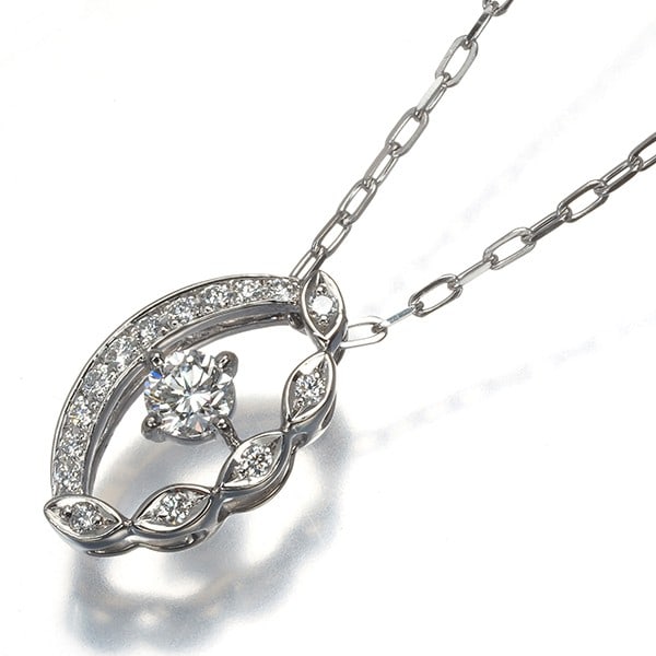 Monnickendam Necklace Diamond 0.30Ct/ 0.16Ct 900 850 Platinum: Monnickendam Necklace Diamond 0.30Ct/ 0.16Ct 900 850 Platinum Monnickendam Necklace features a natural diamond with a weight of 0.30 carats and a smaller companion stone weighing 0.16 carats, both set