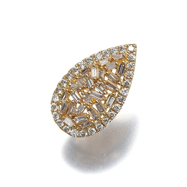 Diamond 0.30CT Teardrop Pendant 18K Yellow Gold: Diamond 0.30CT Teardrop Pendant 18K Yellow Gold 18k yellow gold teardrop pendant showcases a natural diamond weighing 0.30CT, set in a elegant design that highlights the beauty of the main stone. The 