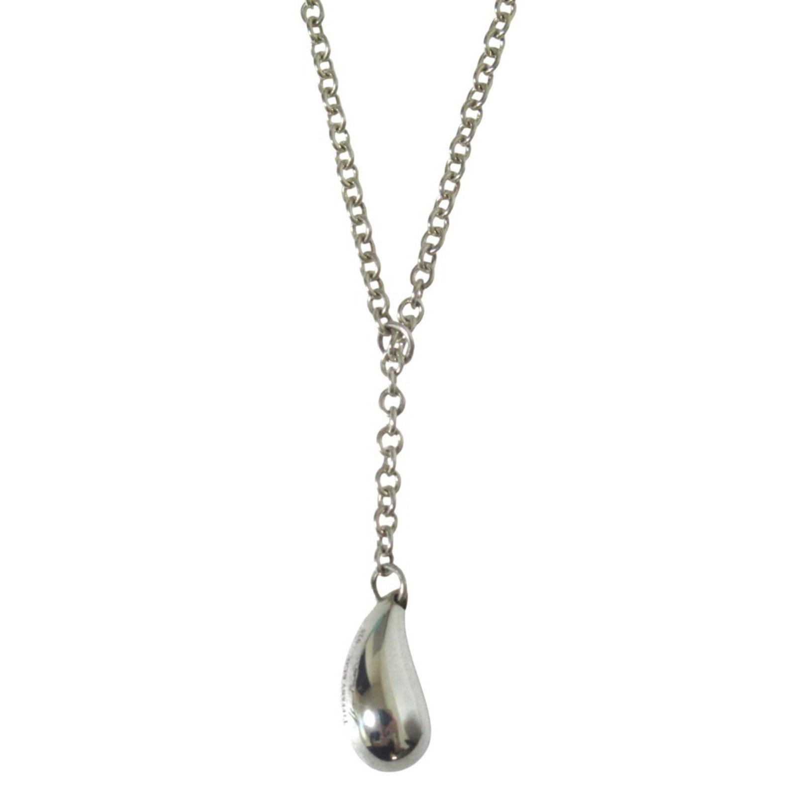 Women's Teardrop Pendant Necklace by Tiffany Co. 925 Silver: Women's Teardrop Pendant Necklace by Tiffany Co. 925 Silver 925 Silver Teardrop Pendant Necklace by Tiffany & Co. stands out with its elegant design and premium quality silver construction. The