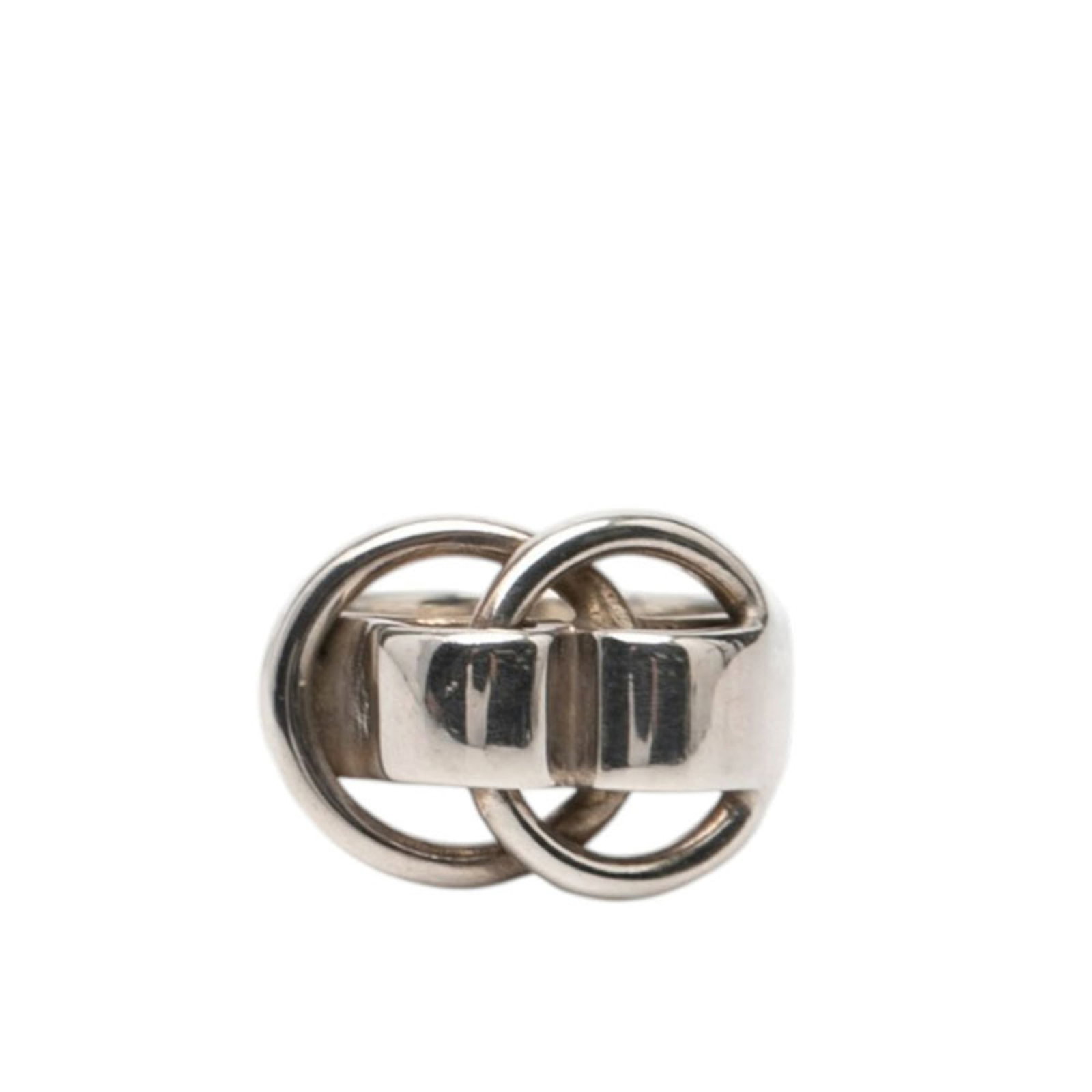 Ring Hermes Silver Band 925: Ring Hermes Silver Band 925 Silver band ring from Hermes, made from high-quality silver (925). The ring has some signs of usage, including scratches and dirt, but remains in good condition. A pre-owne